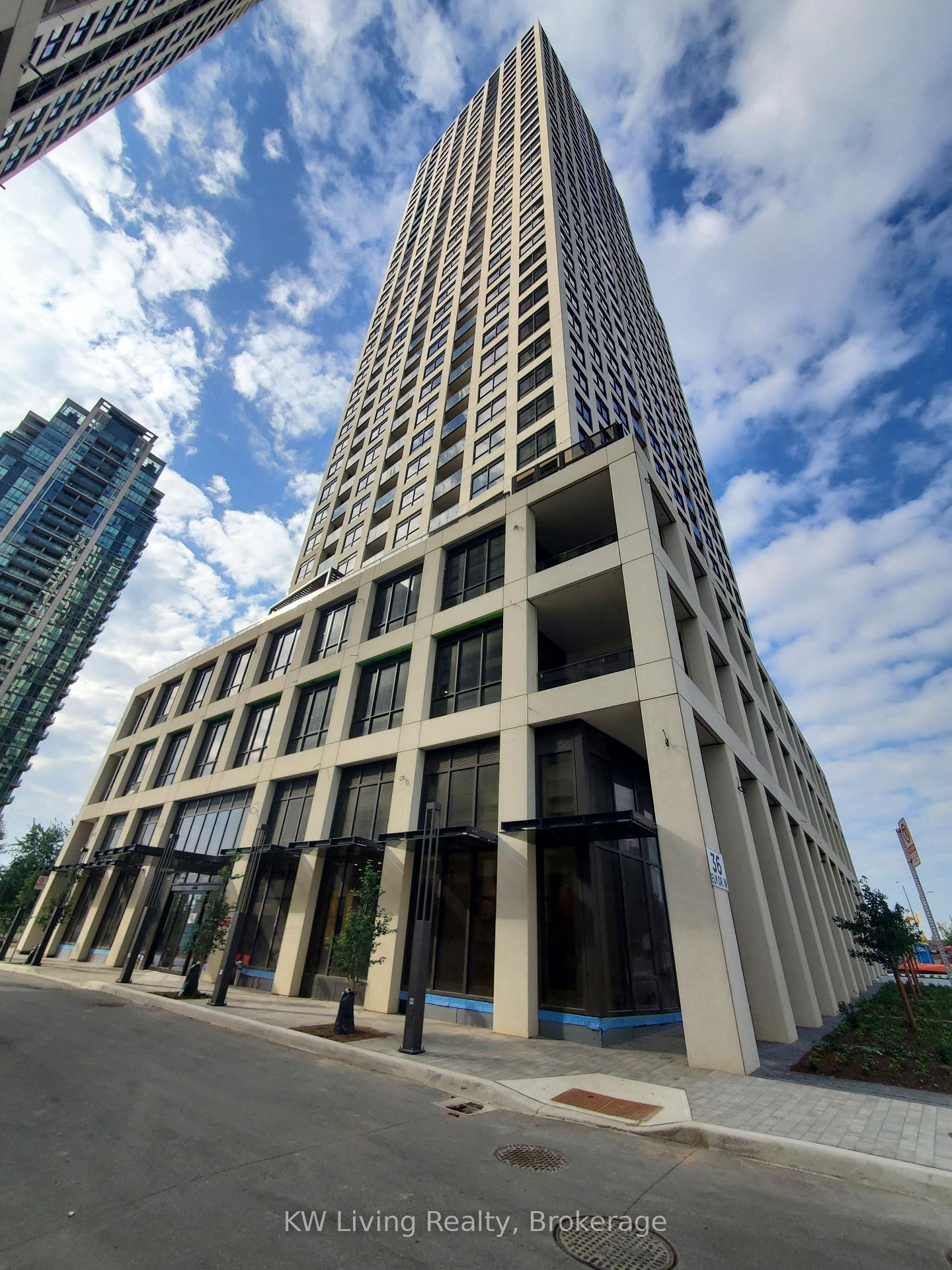 1 Bedroom Condo at 36 Elm,  Mississauga For sale
