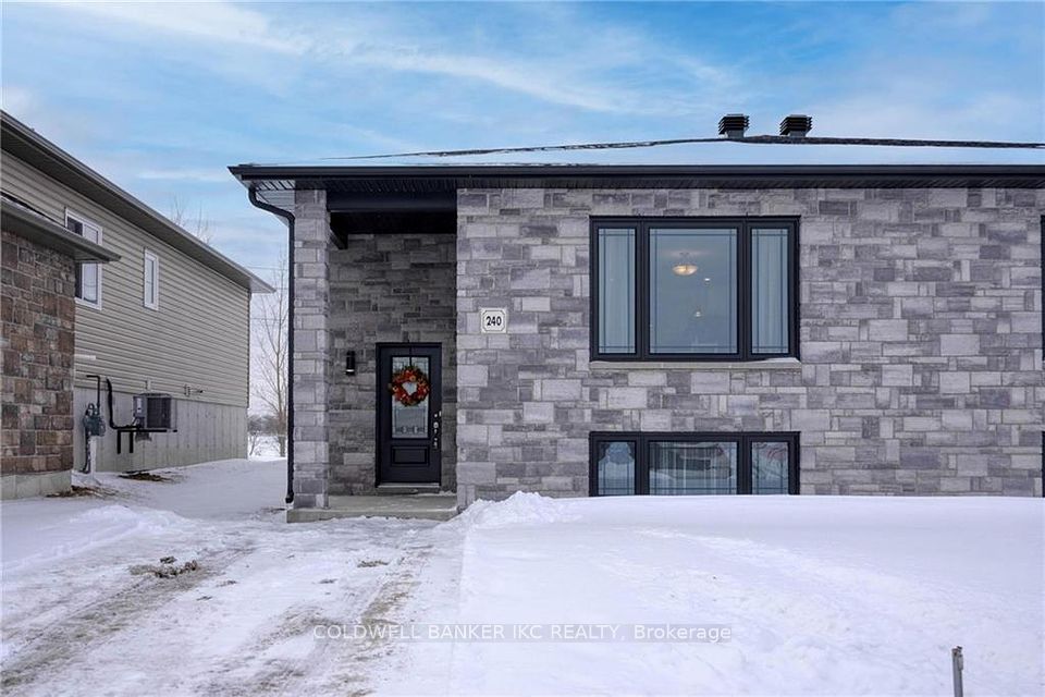 240 Glen Nora