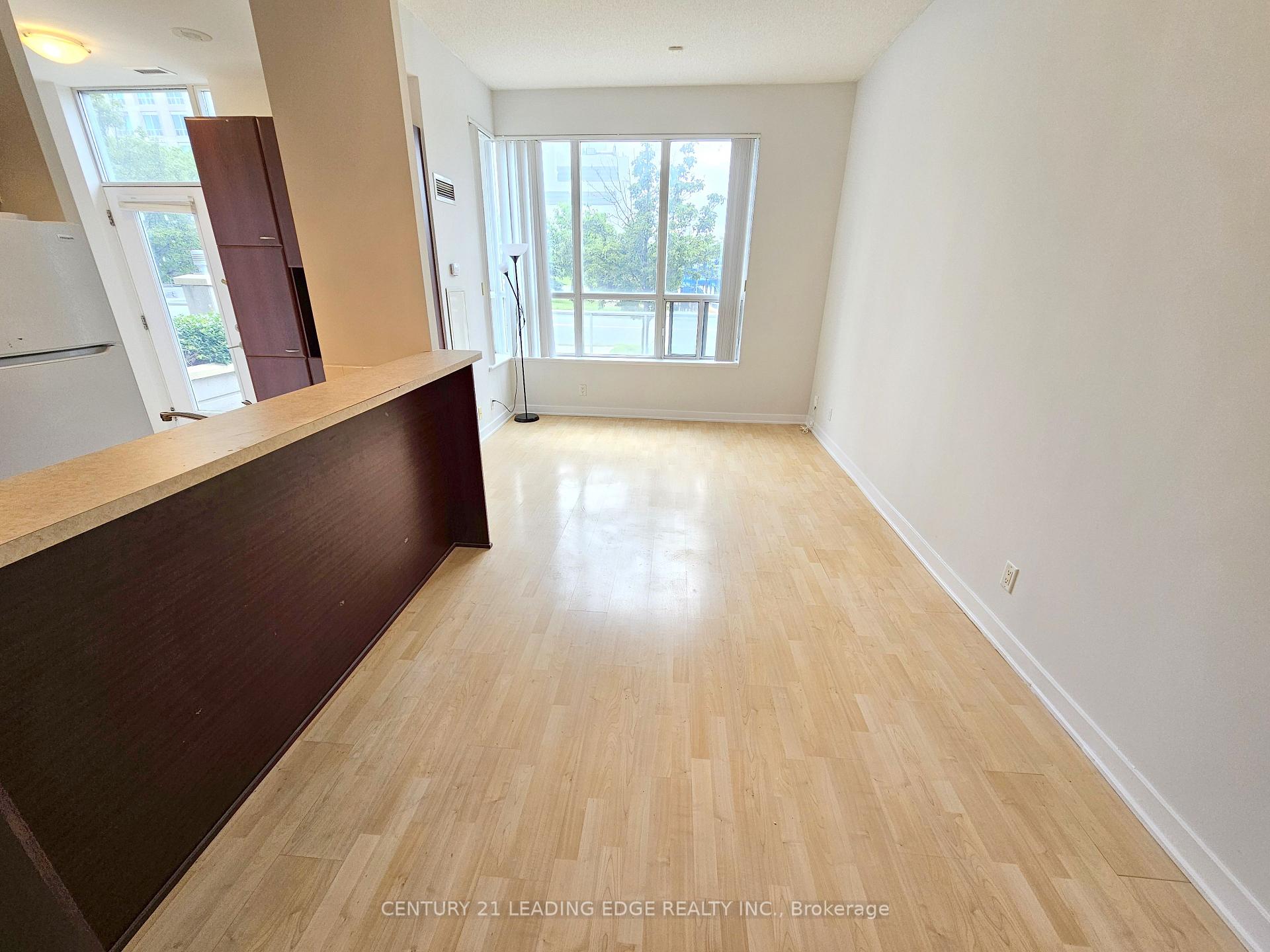 3 Bedrooms Condo at 38 Lee Centre, Toronto For sale