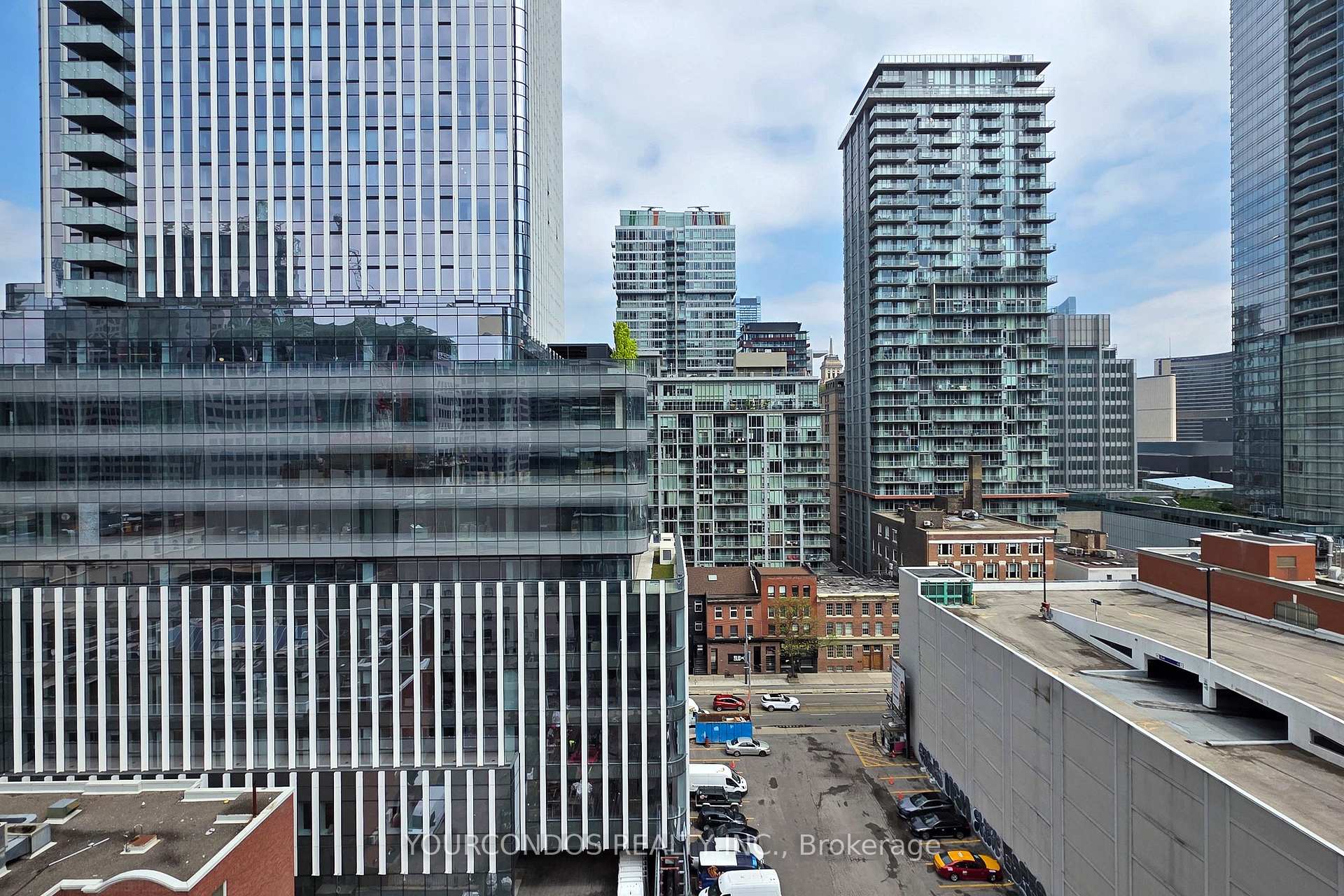 2 Bedrooms Condo at 224 King, Toronto For sale