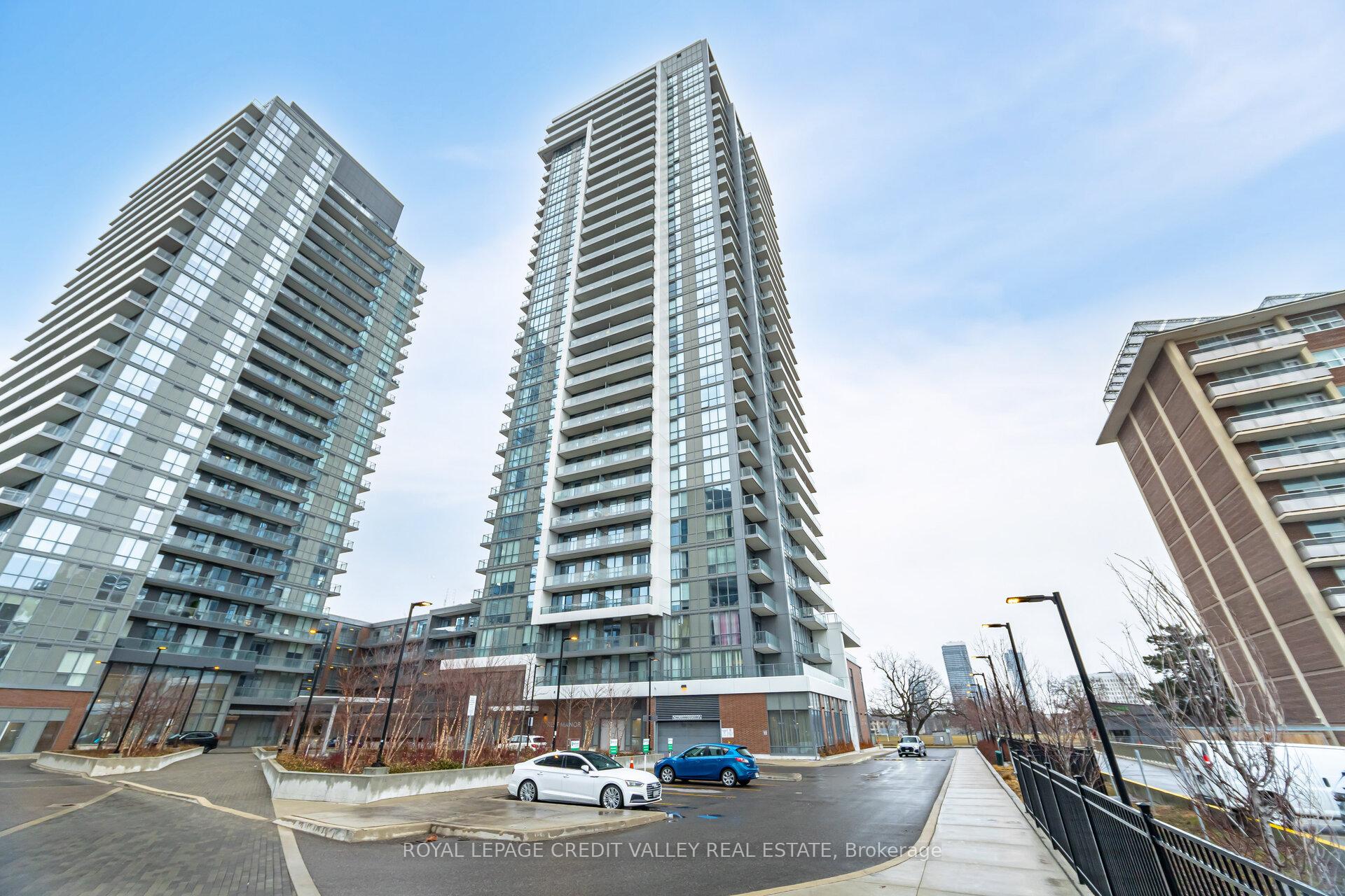 2 Bedrooms Condo at 32 Forest Manor, Toronto For sale