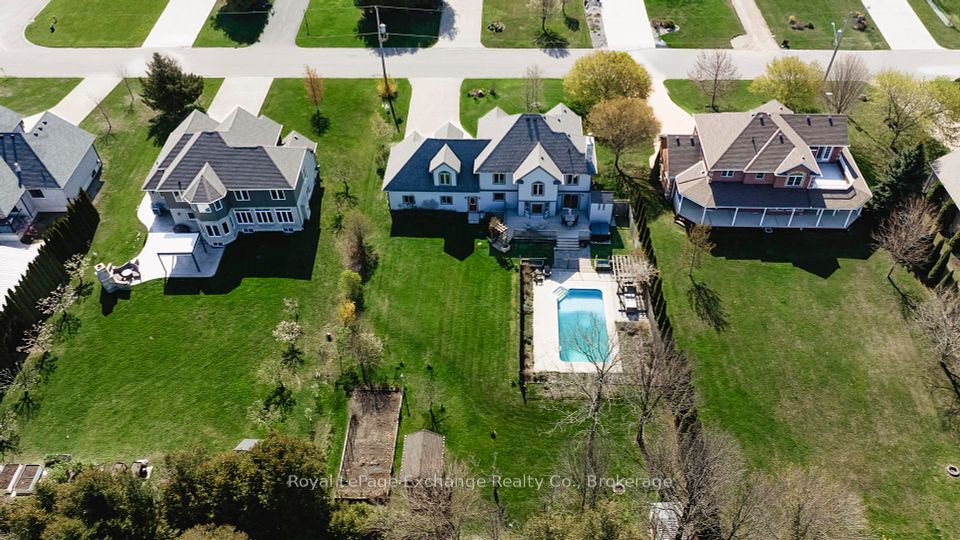 902 Park Place, Huron-Kinloss, ON N2Z 0C4