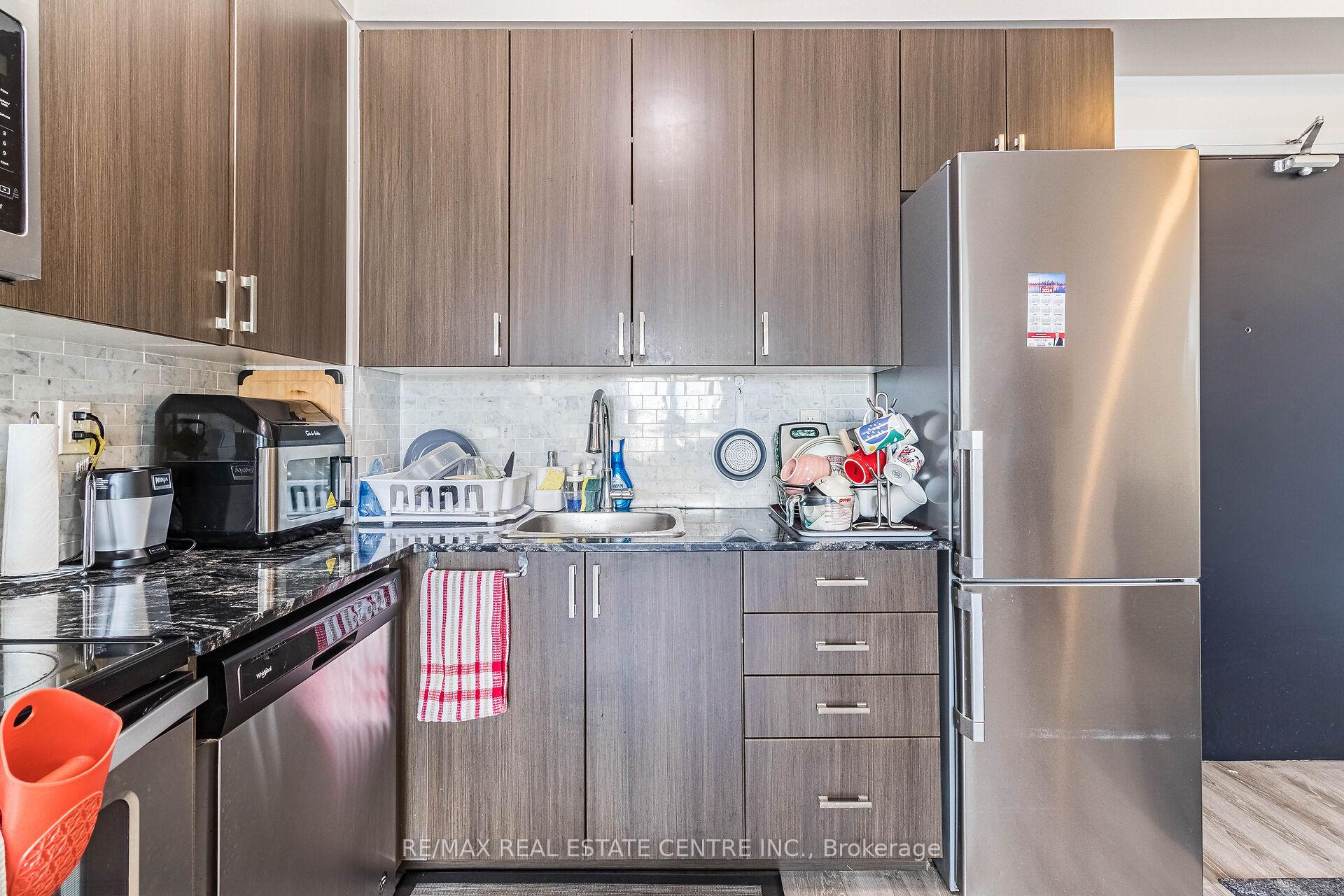 2 Bedrooms Condo at 22 East Haven,  Toronto For sale