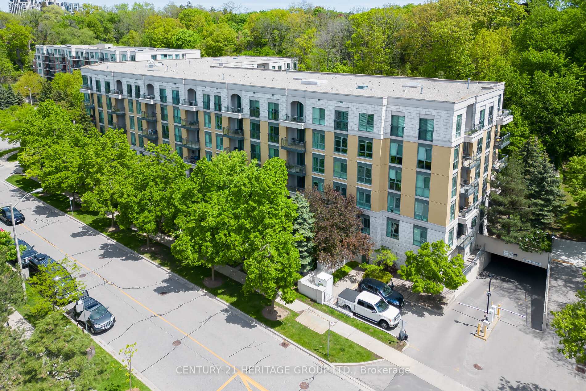 2 Bedrooms Condo at 11 William Carson, Toronto For sale