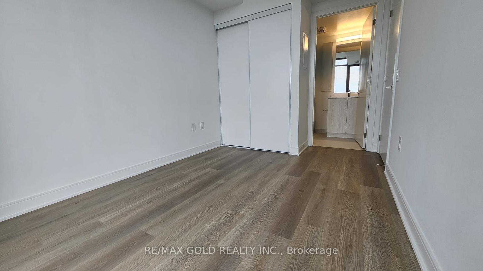 2 Bedrooms Condo at 86 Dundas, Mississauga For sale