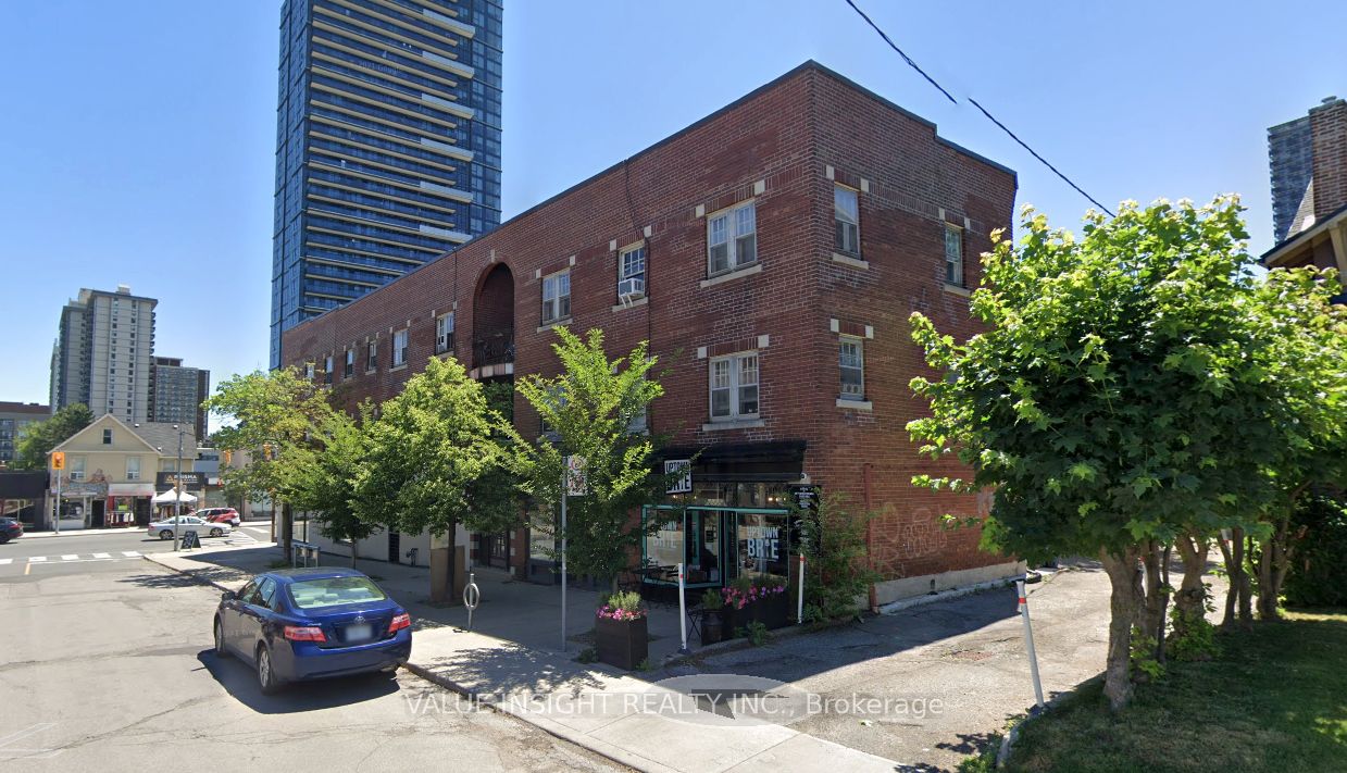 9 -11 Castlefield Avenue