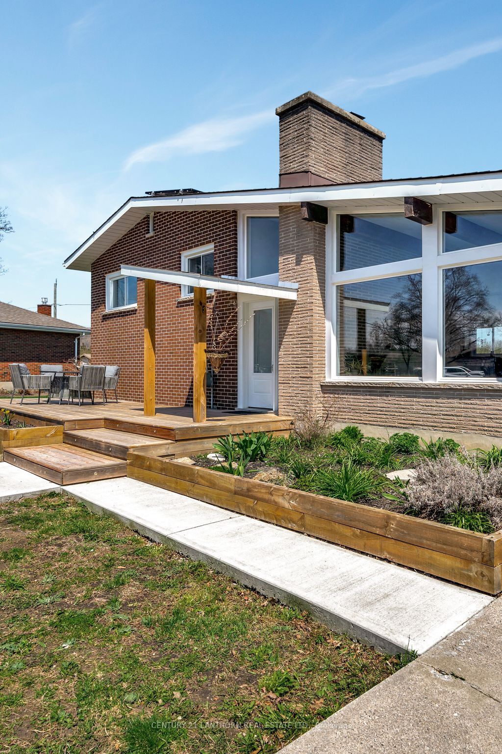 112 Sidney Crescent, Quinte West, ON K0K 1E0