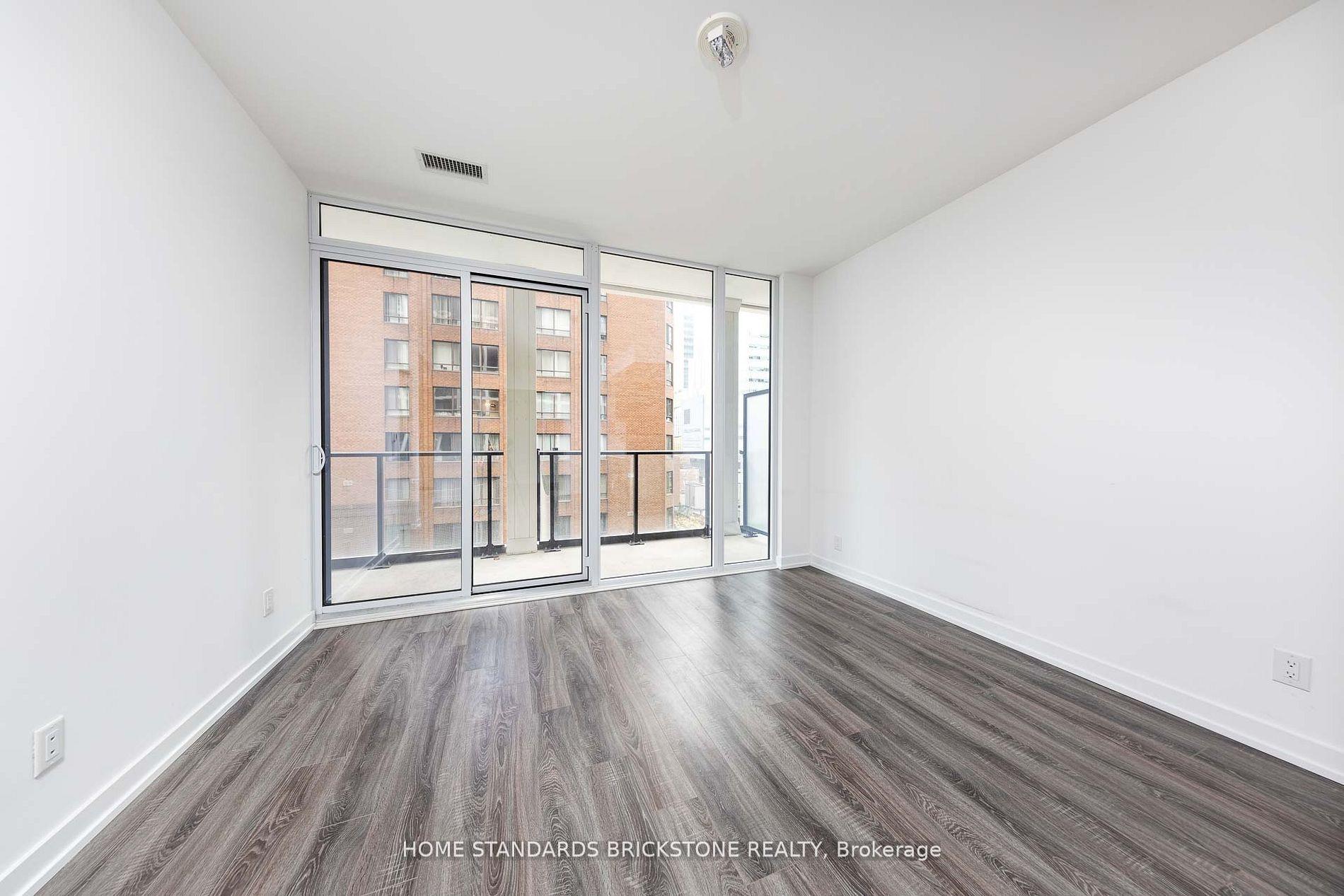3 Bedrooms Condo at 20 Edward, Toronto For sale