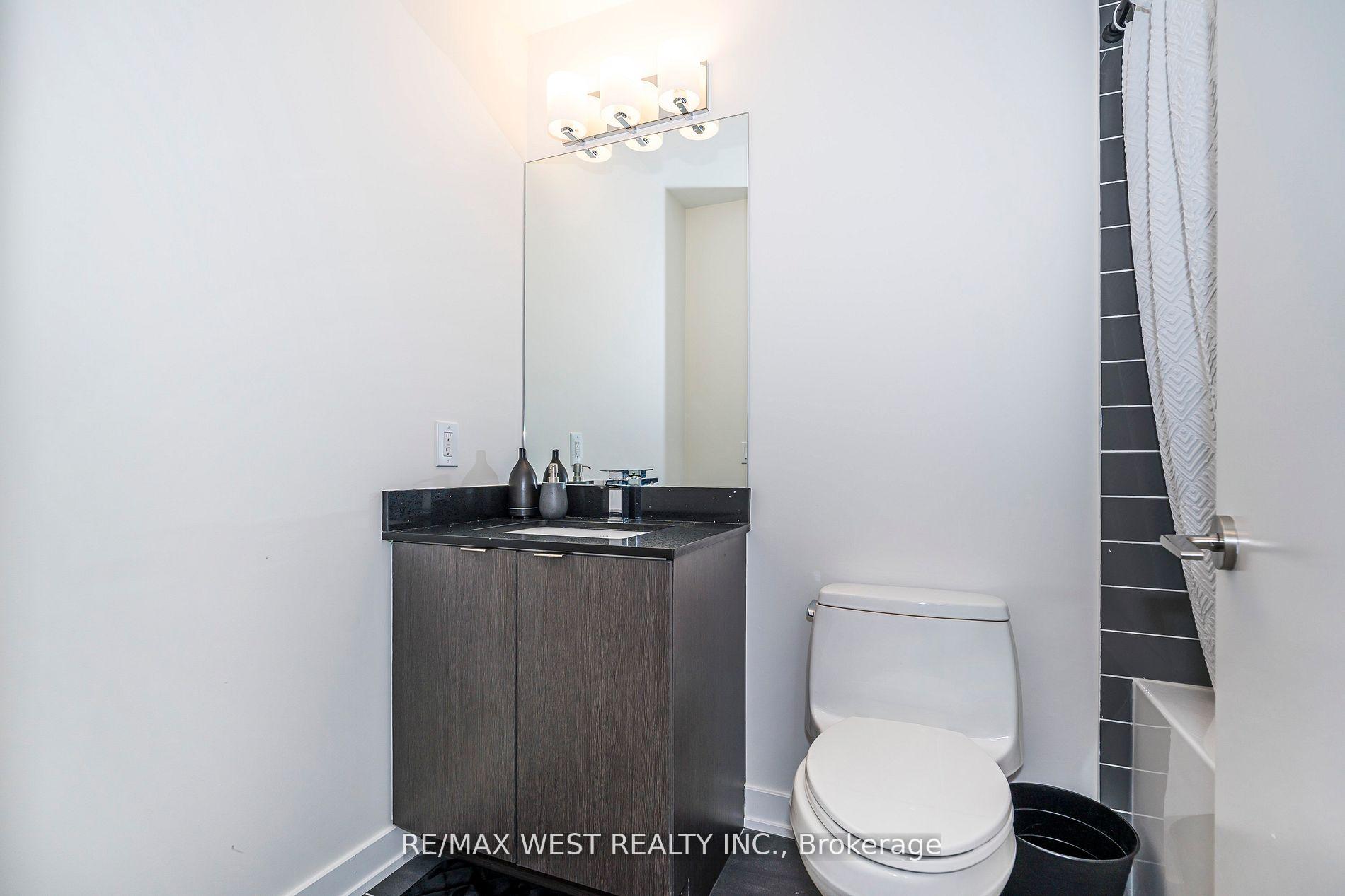 2 Bedrooms Condo at 859 The Queensway, Toronto For sale