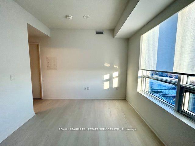 3 Bedrooms Condo at 10 Gibbs, Toronto For sale