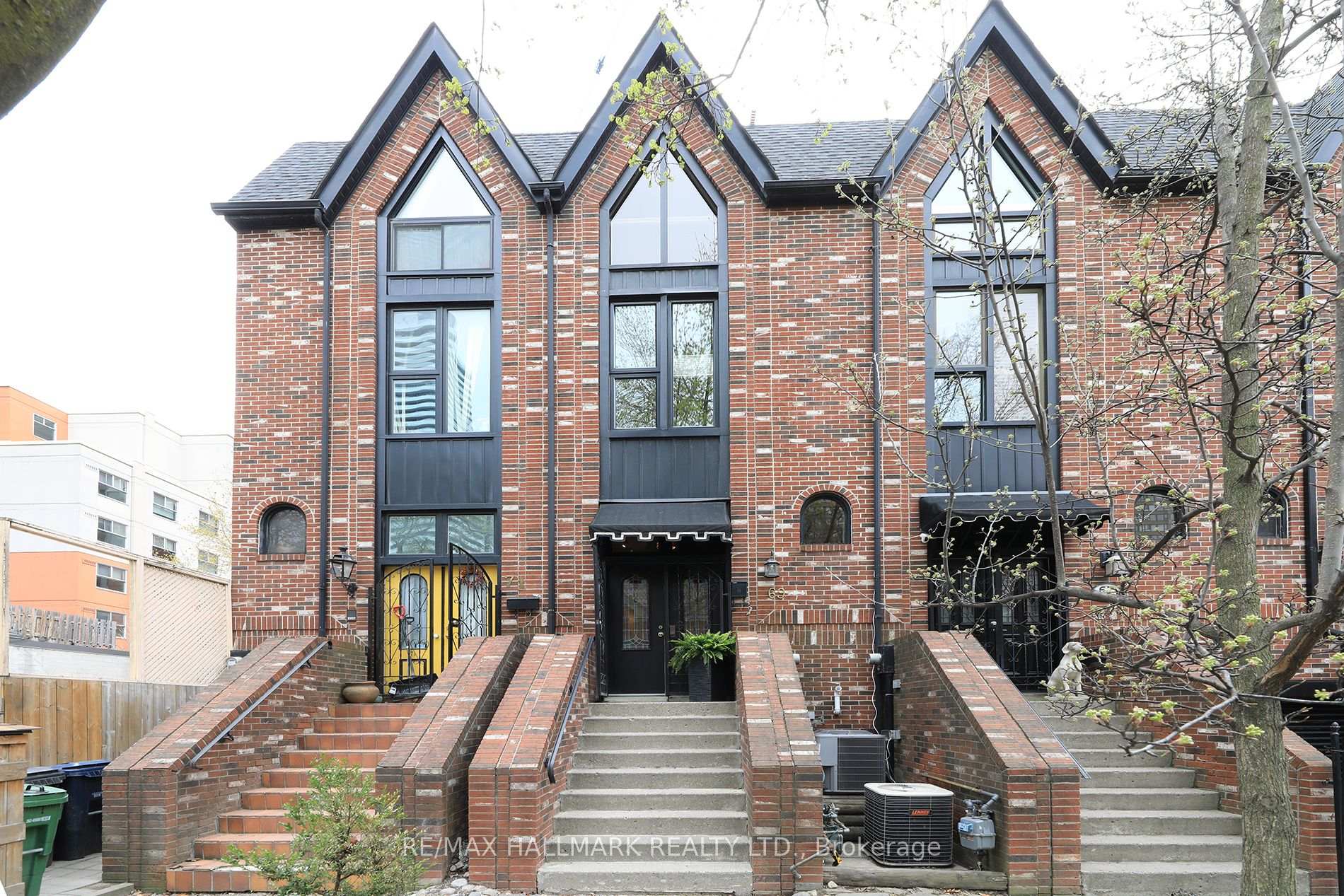 69 McGill Street, Toronto, ON M5B 1H3