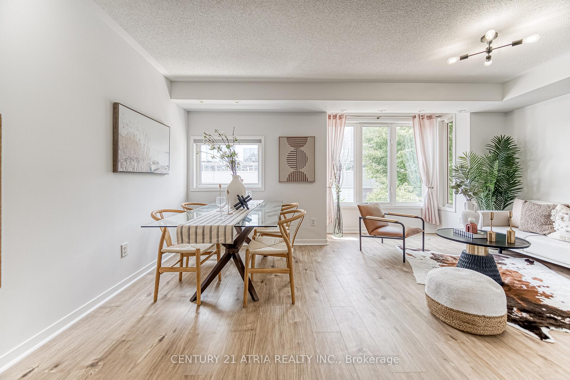 2 Bedrooms Condo at 8 Frances Loring, Toronto For sale