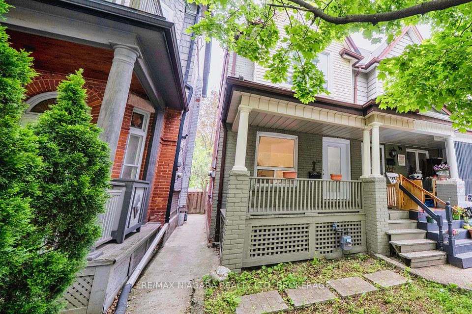 341 Clinton