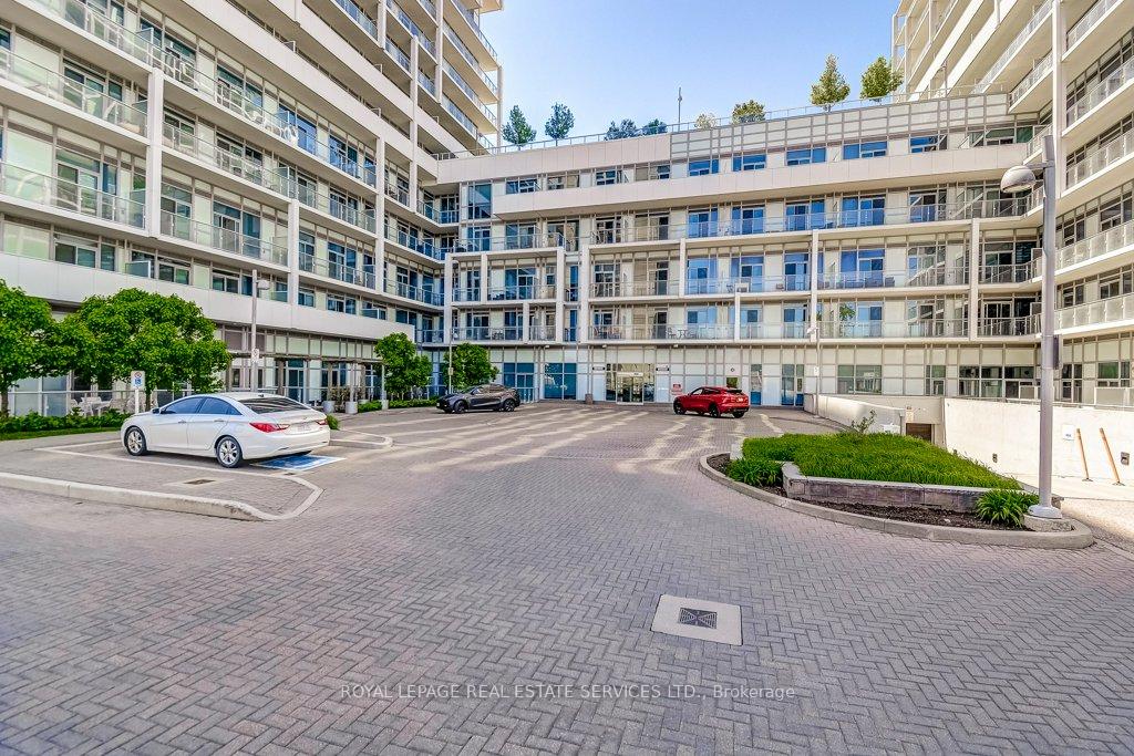 2 Bedrooms Condo at 55 Speers, Oakville For sale