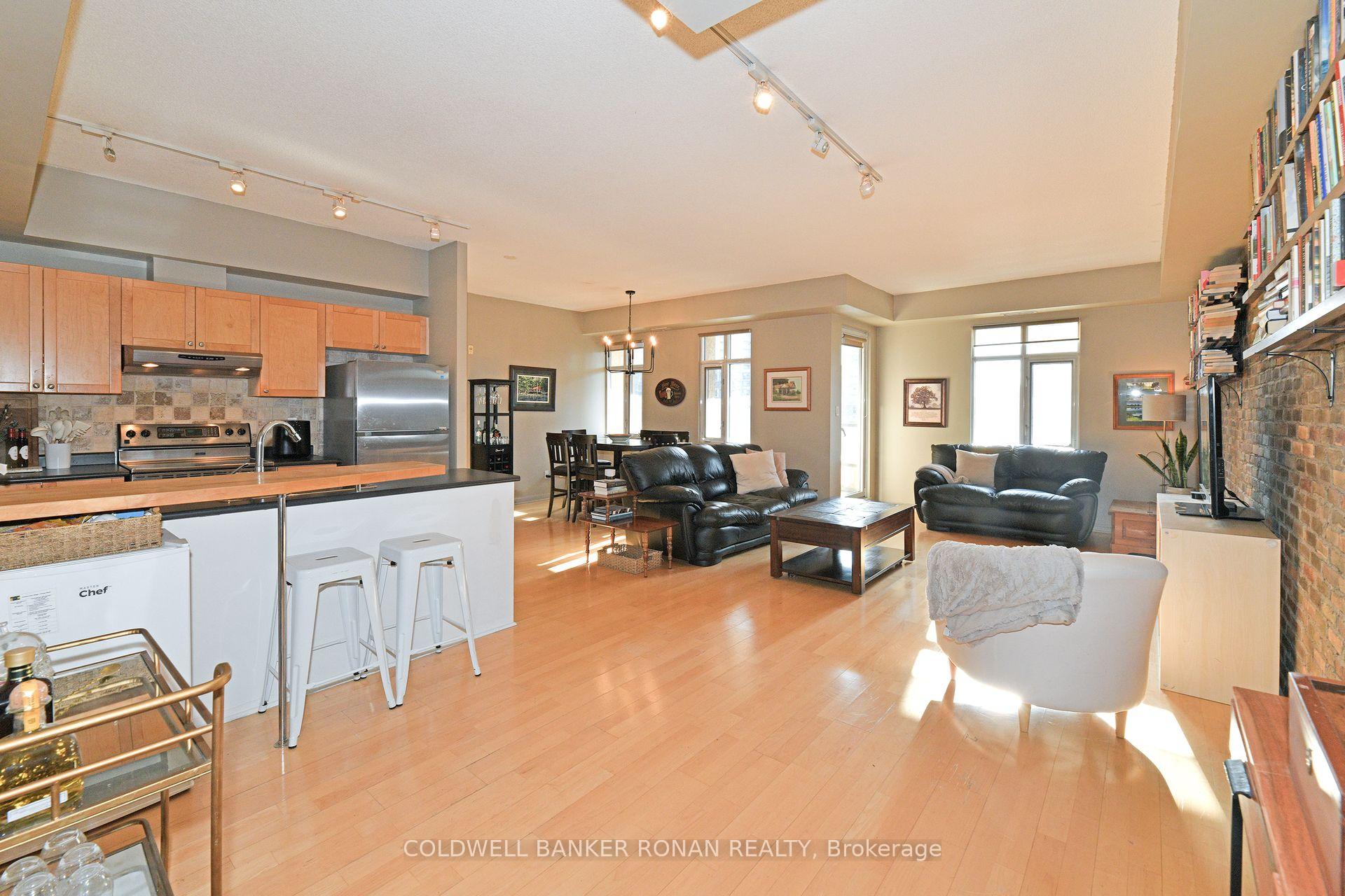 2 Bedrooms Condo at 550 Front, Toronto For sale