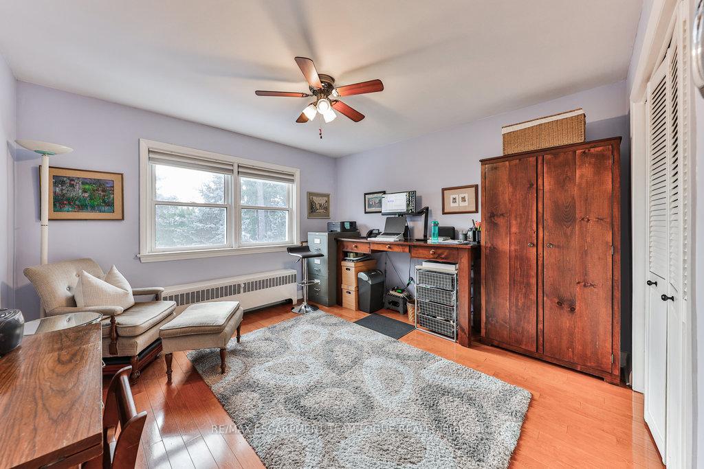 2 Bedrooms Co-op at 288 Reynolds,  Oakville For sale