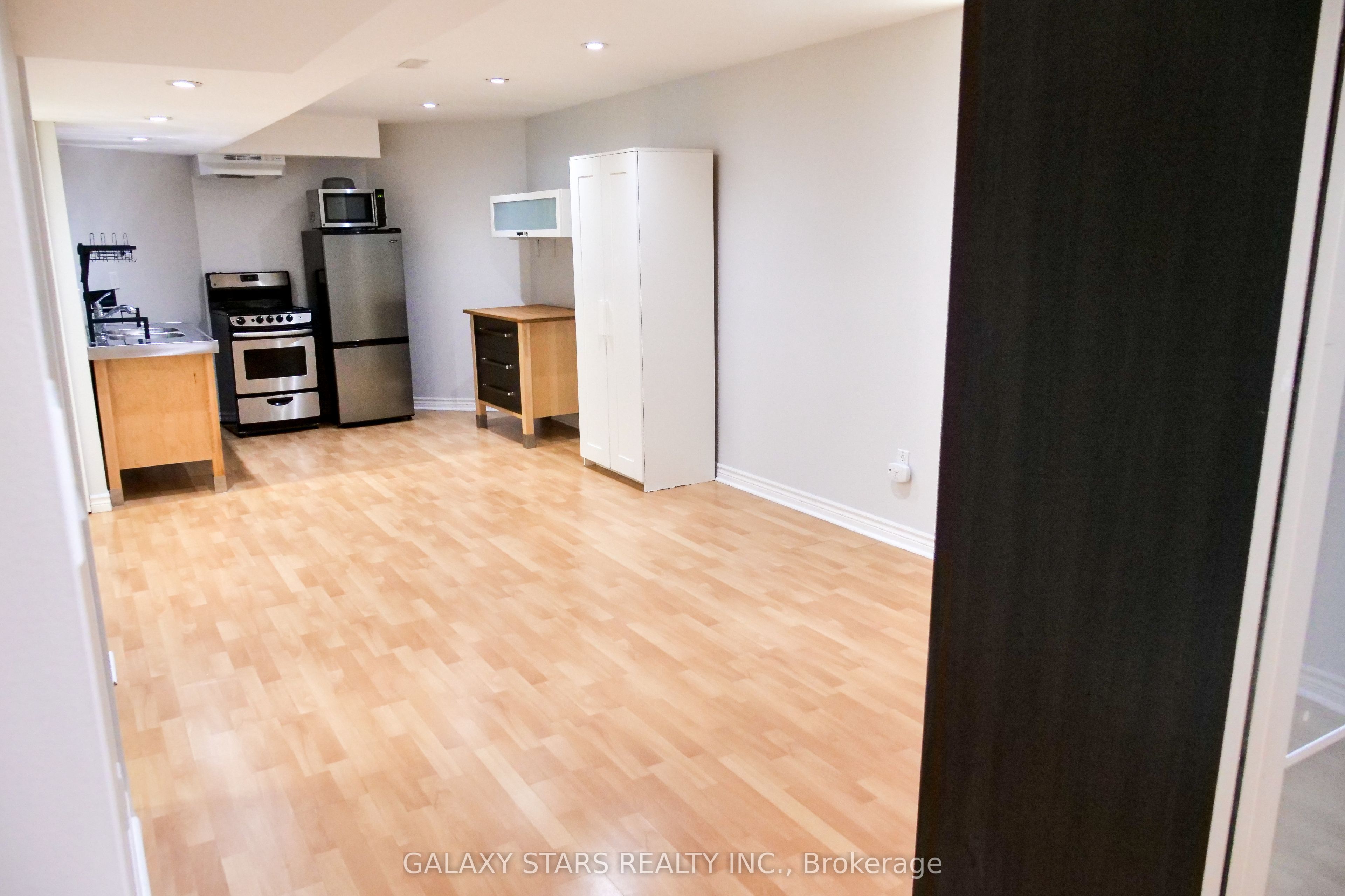 32 Kemp Drive, #Bsmnt