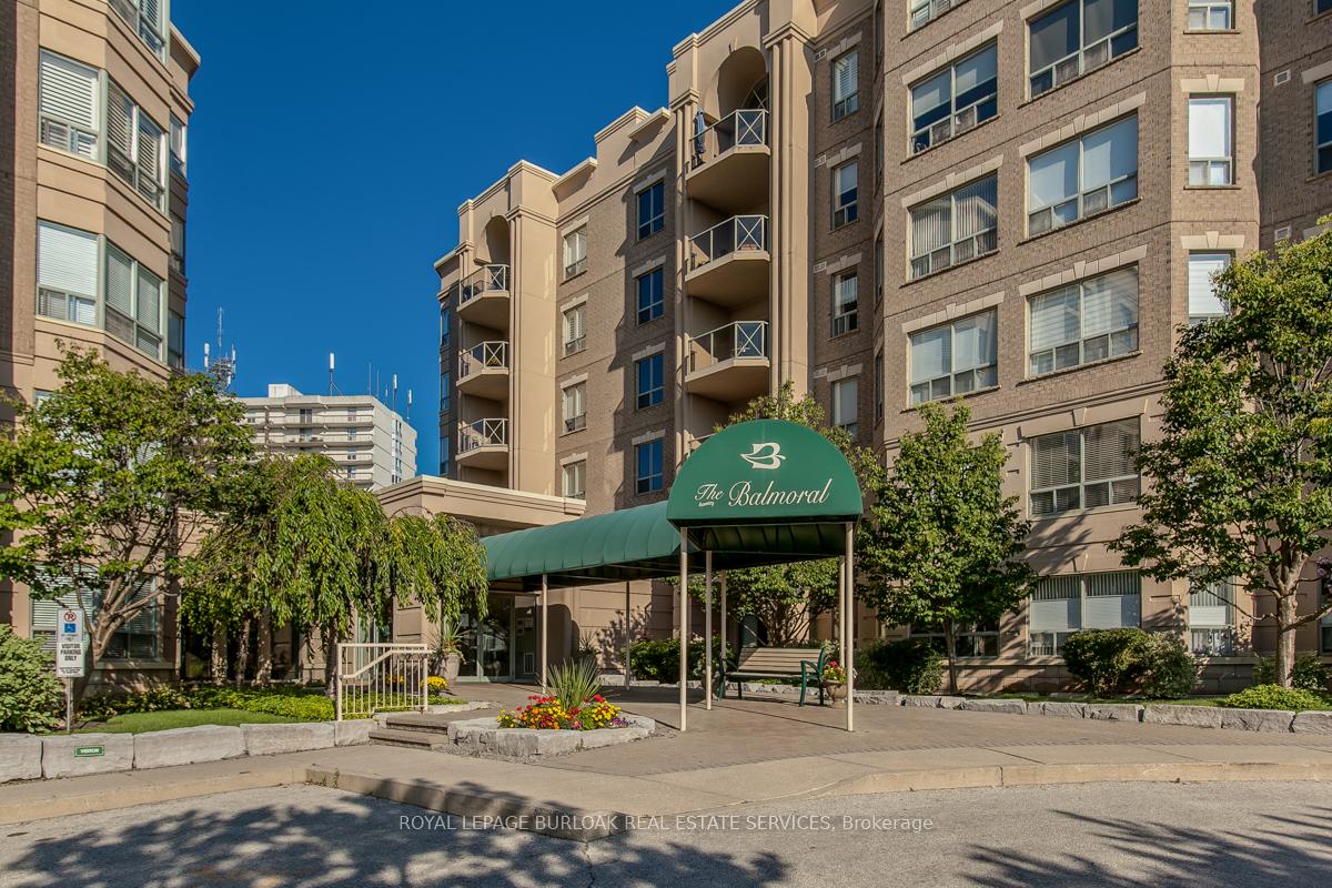 2 Bedrooms Condo at 2075 Amherst Heights, Burlington For sale