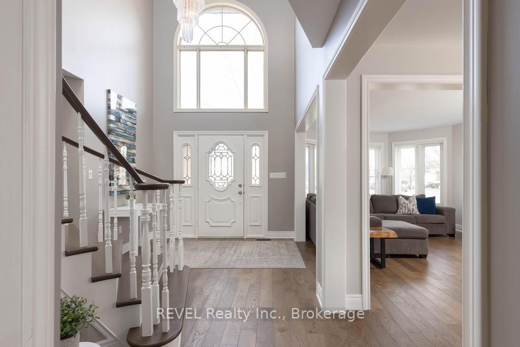 8042 Oakridge Drive