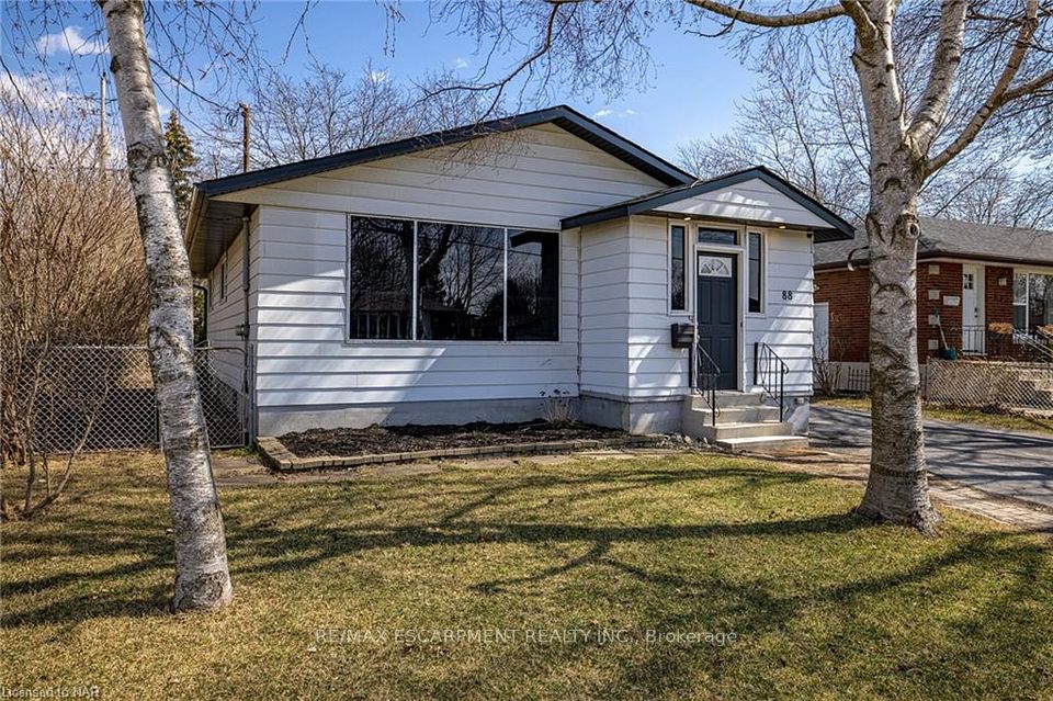 88 Gram Avenue, Welland, ON L3C 1B6