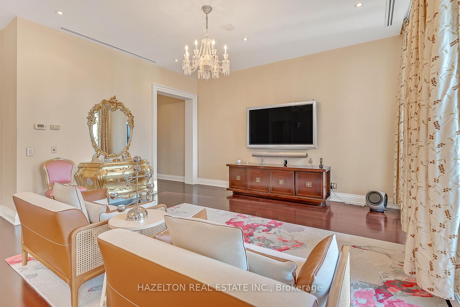 4 Bedrooms Condo at 118 Yorkville, Toronto For sale