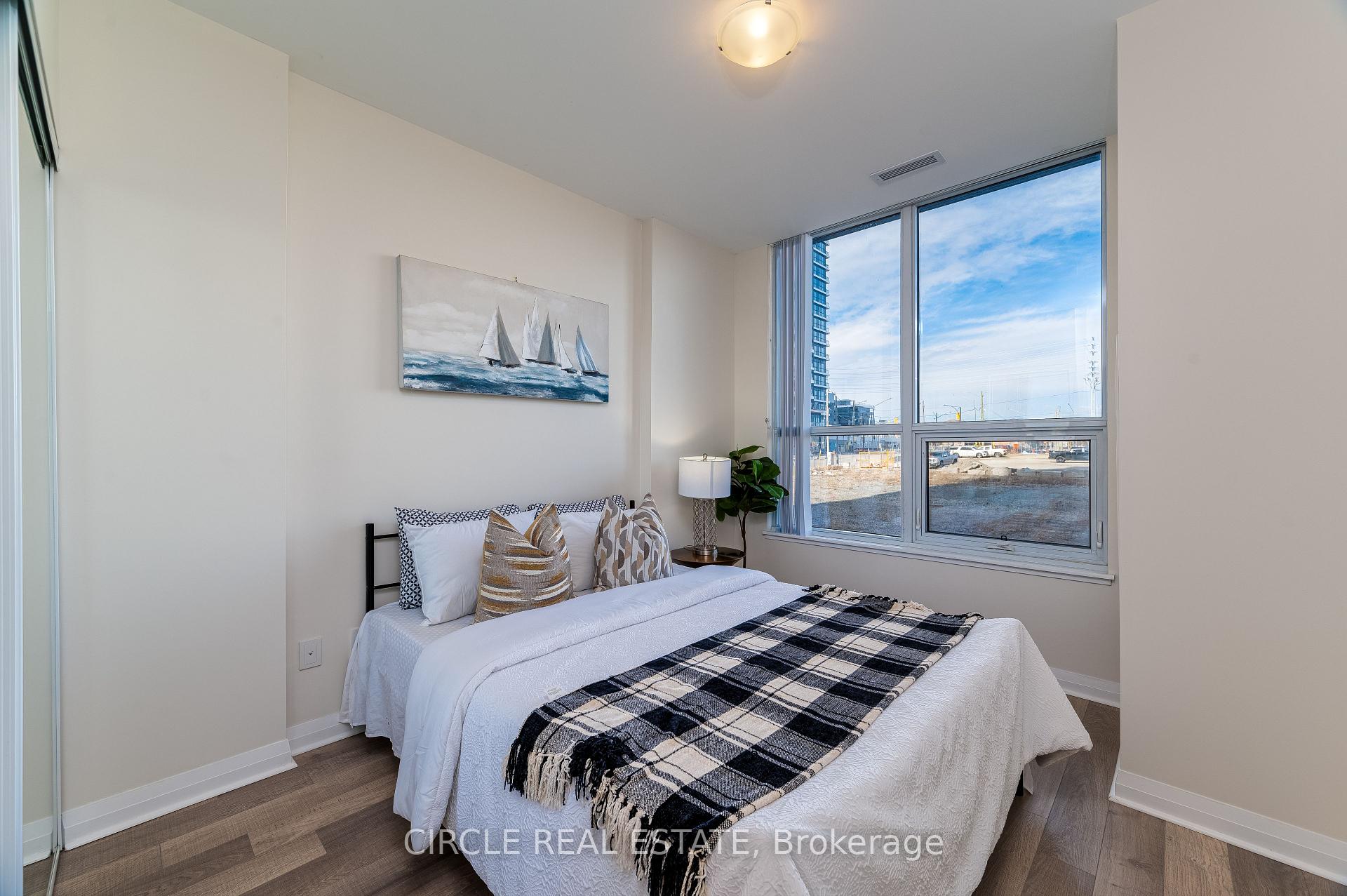 4 Bedrooms Condo at 5033 Four Springs,  Mississauga For sale