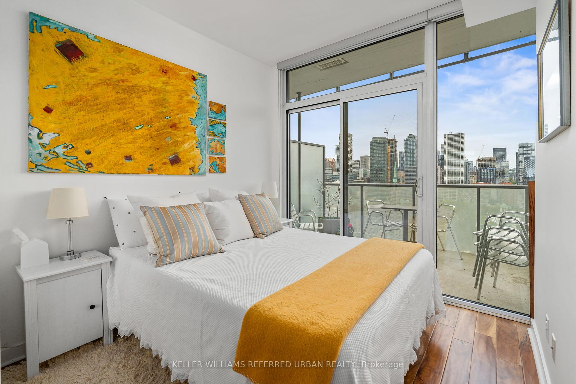 2 Bedrooms Condo at 1 Market, Toronto For sale