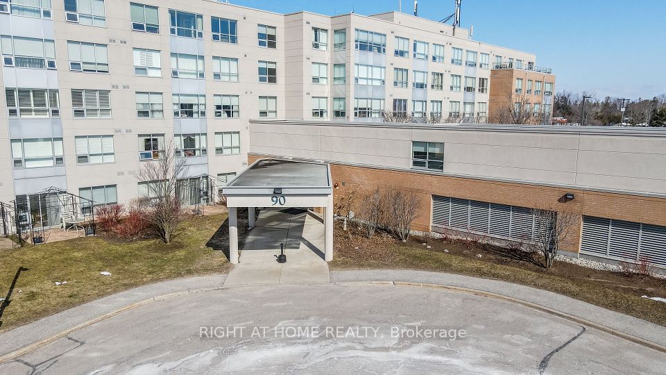#202 - 90 Dean Avenue, Barrie, ON L4N 0M3