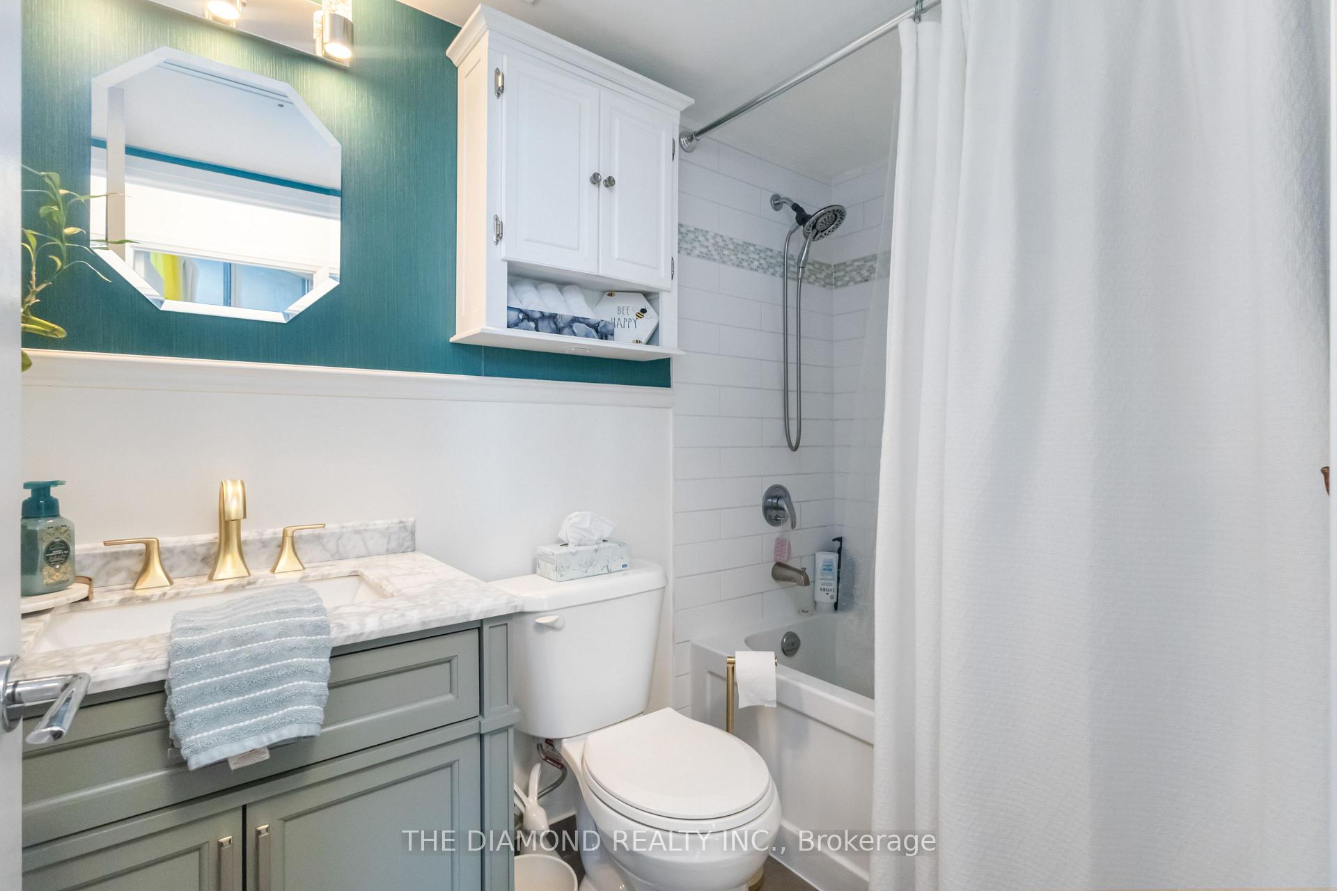 2 Bedrooms Condo at 1185 The Queensway, Toronto For sale