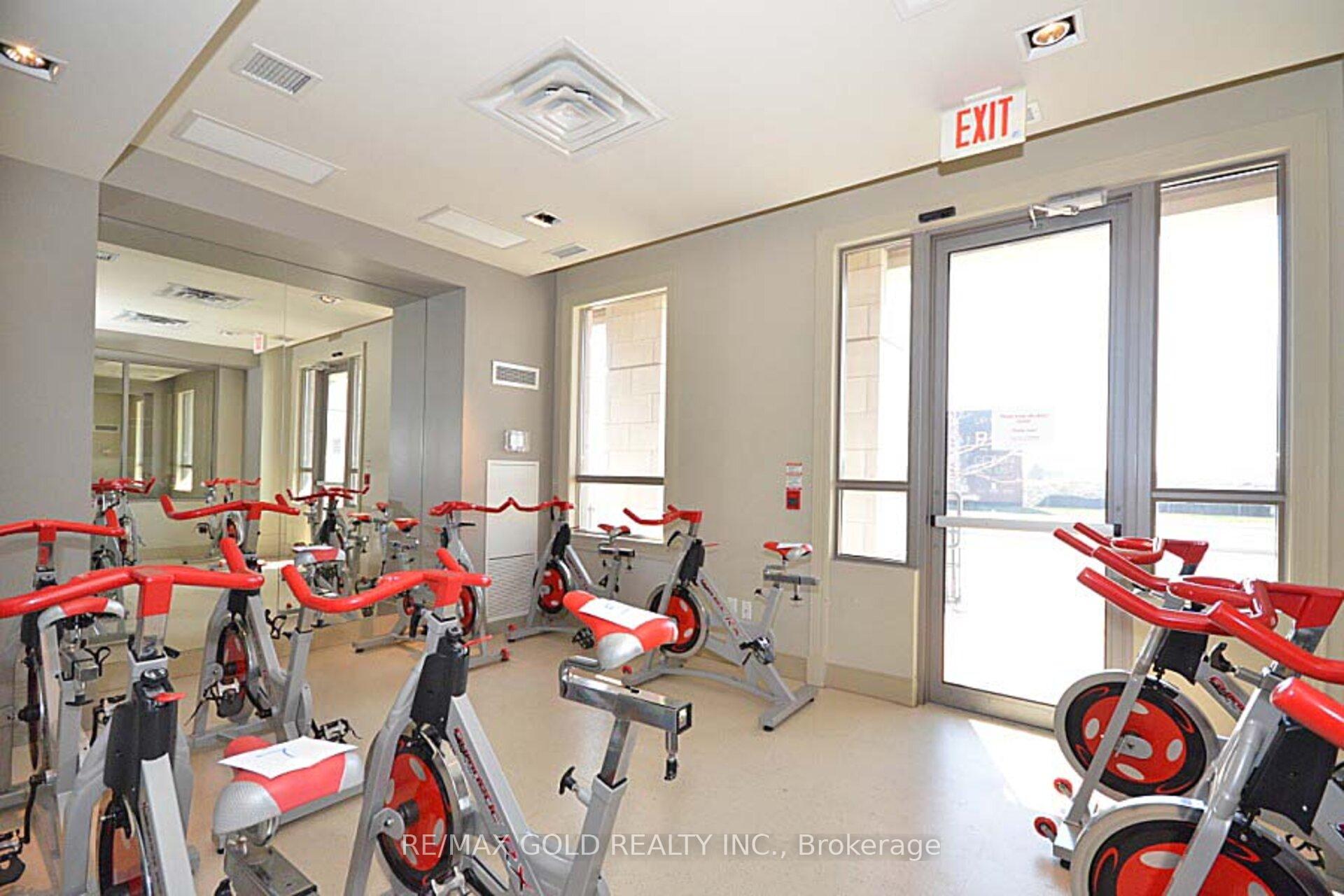 3 Bedrooms Condo at 388 Prince Of Wales, Mississauga For sale