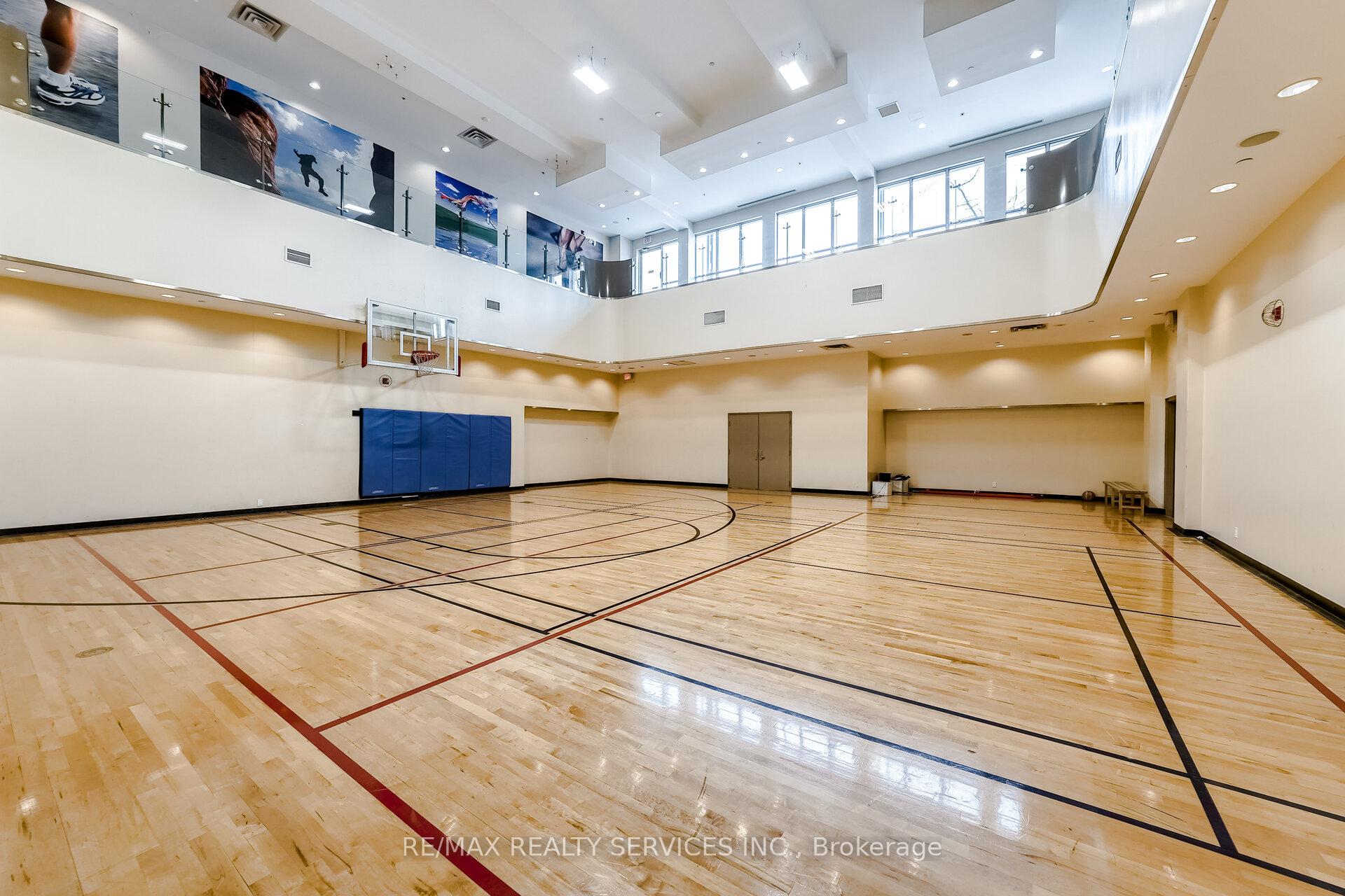 2 Bedrooms Condo at 80 Absolute,  Mississauga For sale