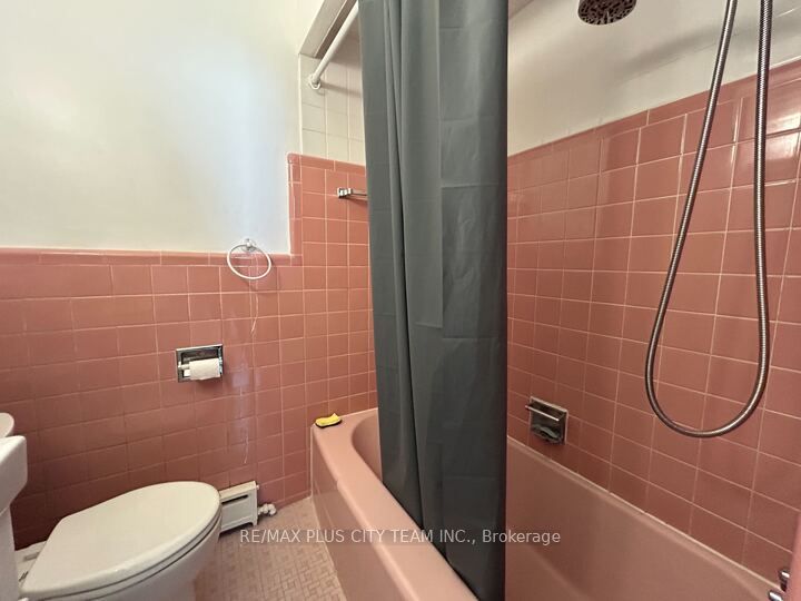 2000 Bloor Street W, #411
