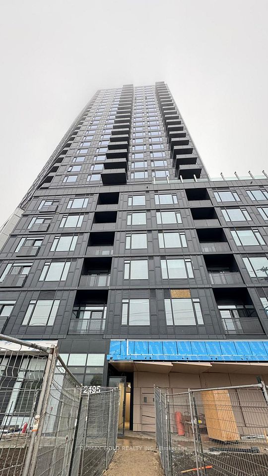 2495 Eglinton