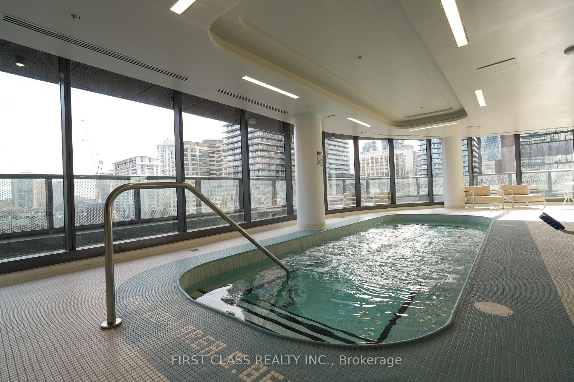 2 Bedrooms Condo at 11 Wellesley,  Toronto For sale