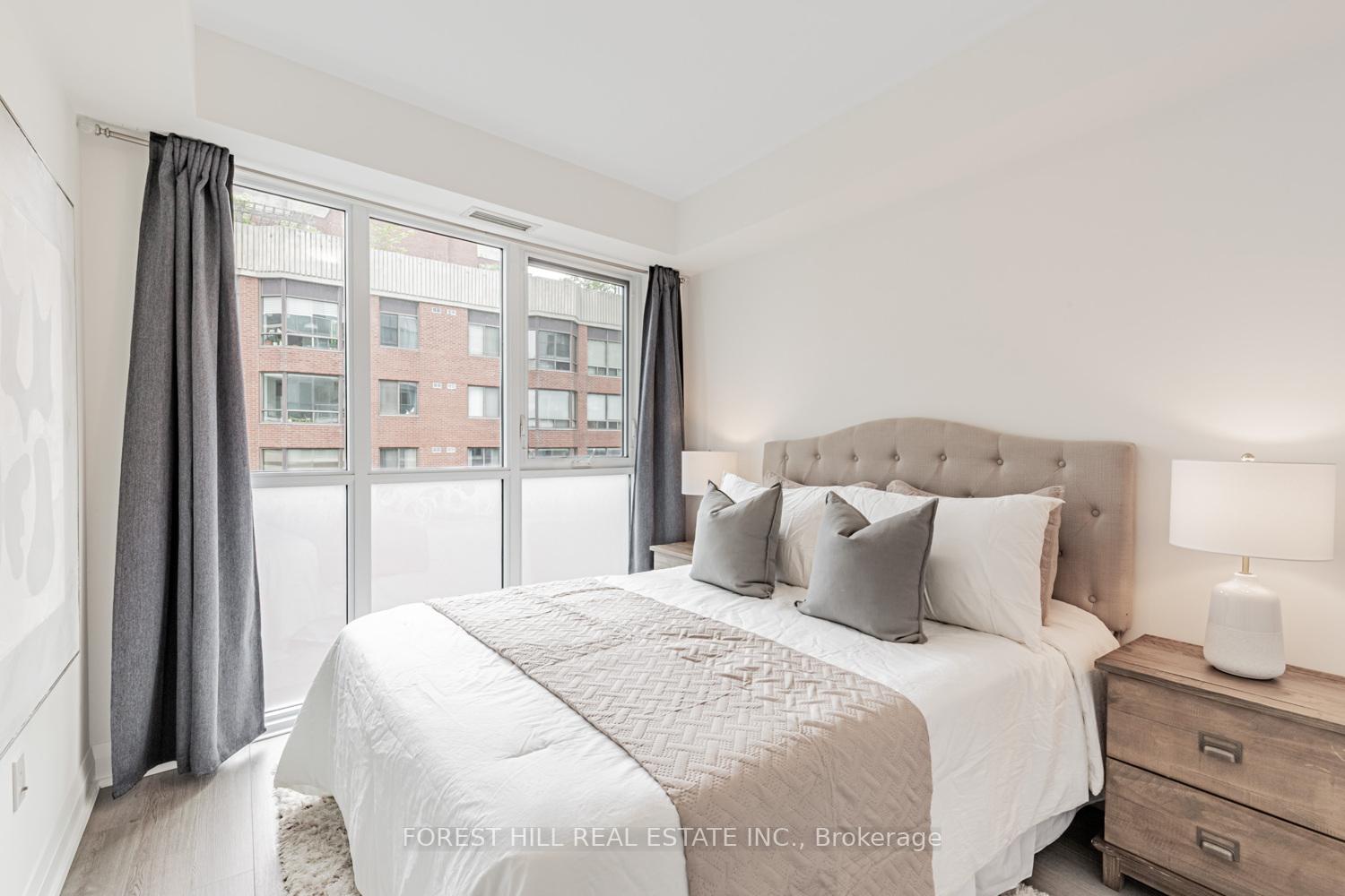 2 Bedrooms Condo at 77 Mutual, Toronto For sale