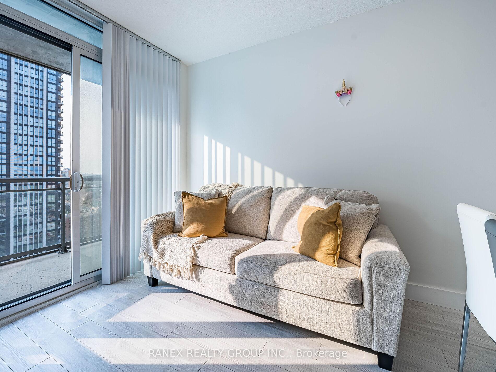 2 Bedrooms Condo at 5025 Four Springs, Mississauga For sale