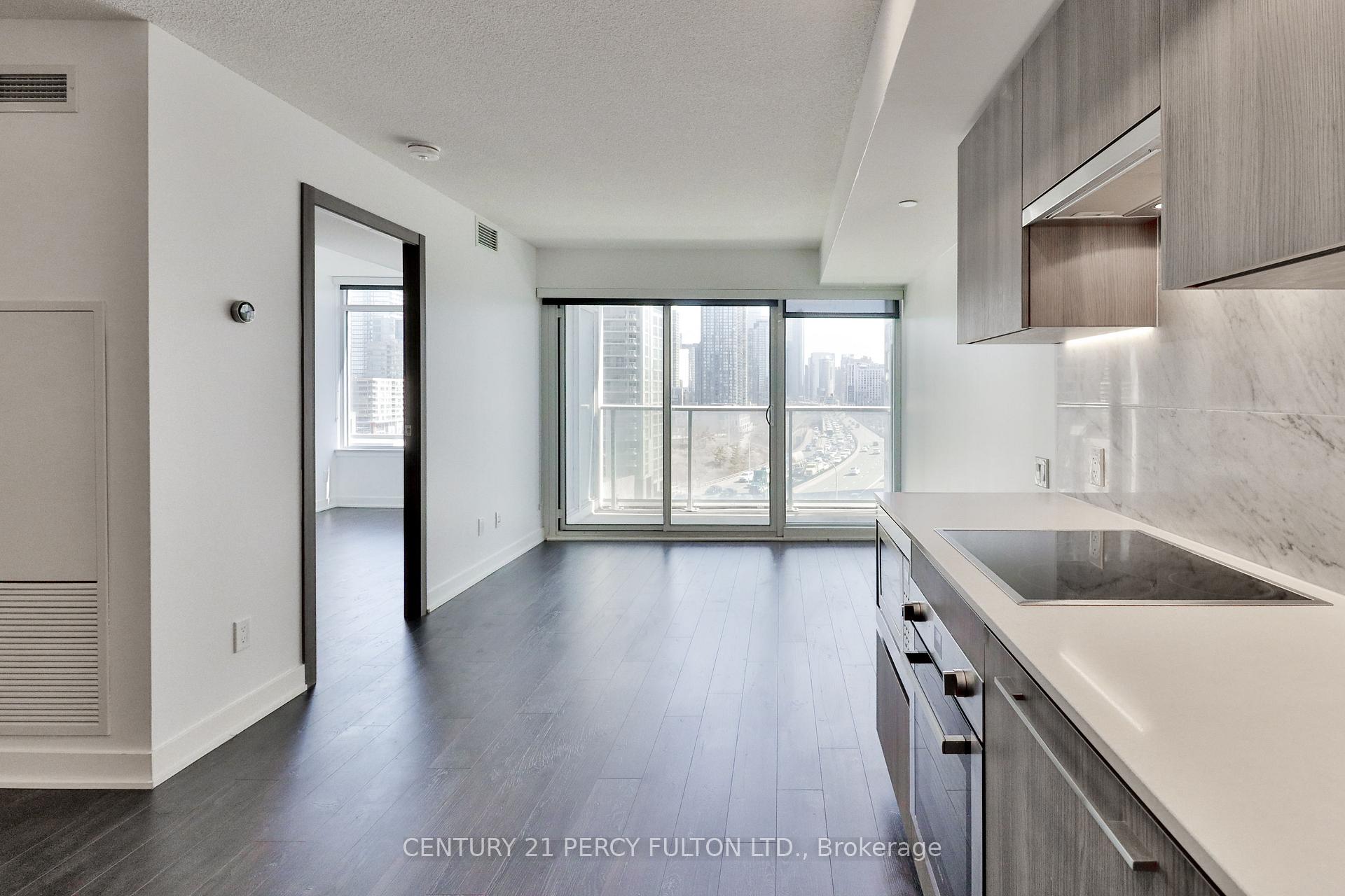 2 Bedrooms Condo at 19 Bathurst,  Toronto For sale