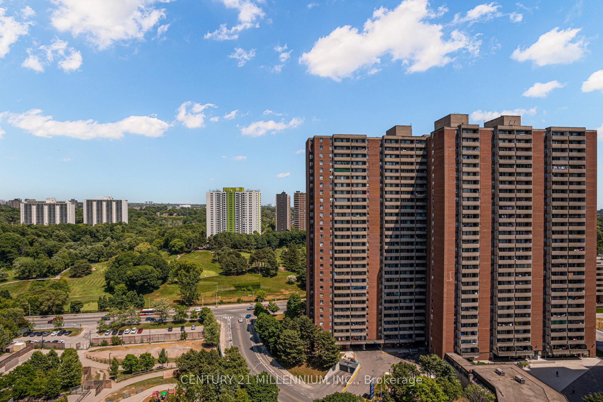 3 Bedrooms Condo at 5 Massey, Toronto For sale