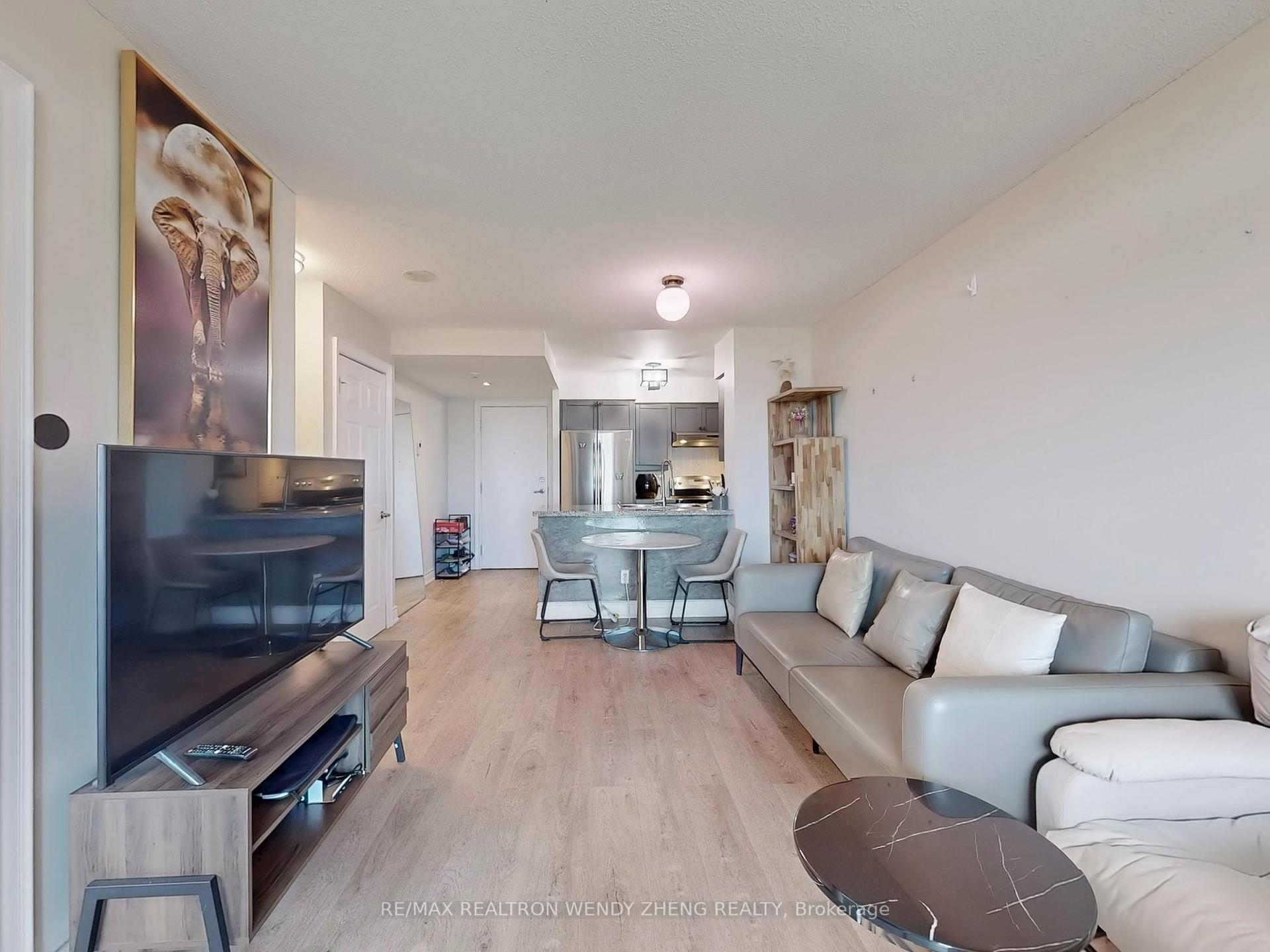 1 Bedroom Condo at 15 Greenview, Toronto For sale