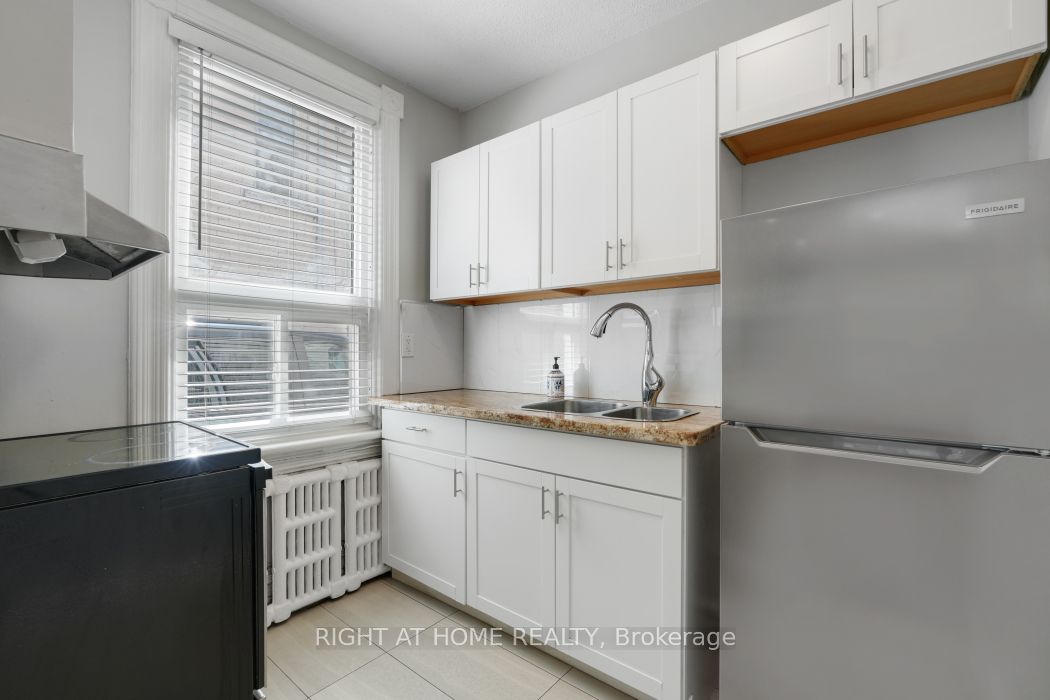 420 Bronson Avenue, WestCentreTown, ON K1R 6J6