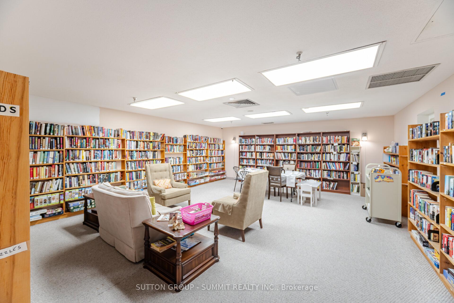 3 Bedrooms Condo at 1333 Bloor, Mississauga For sale
