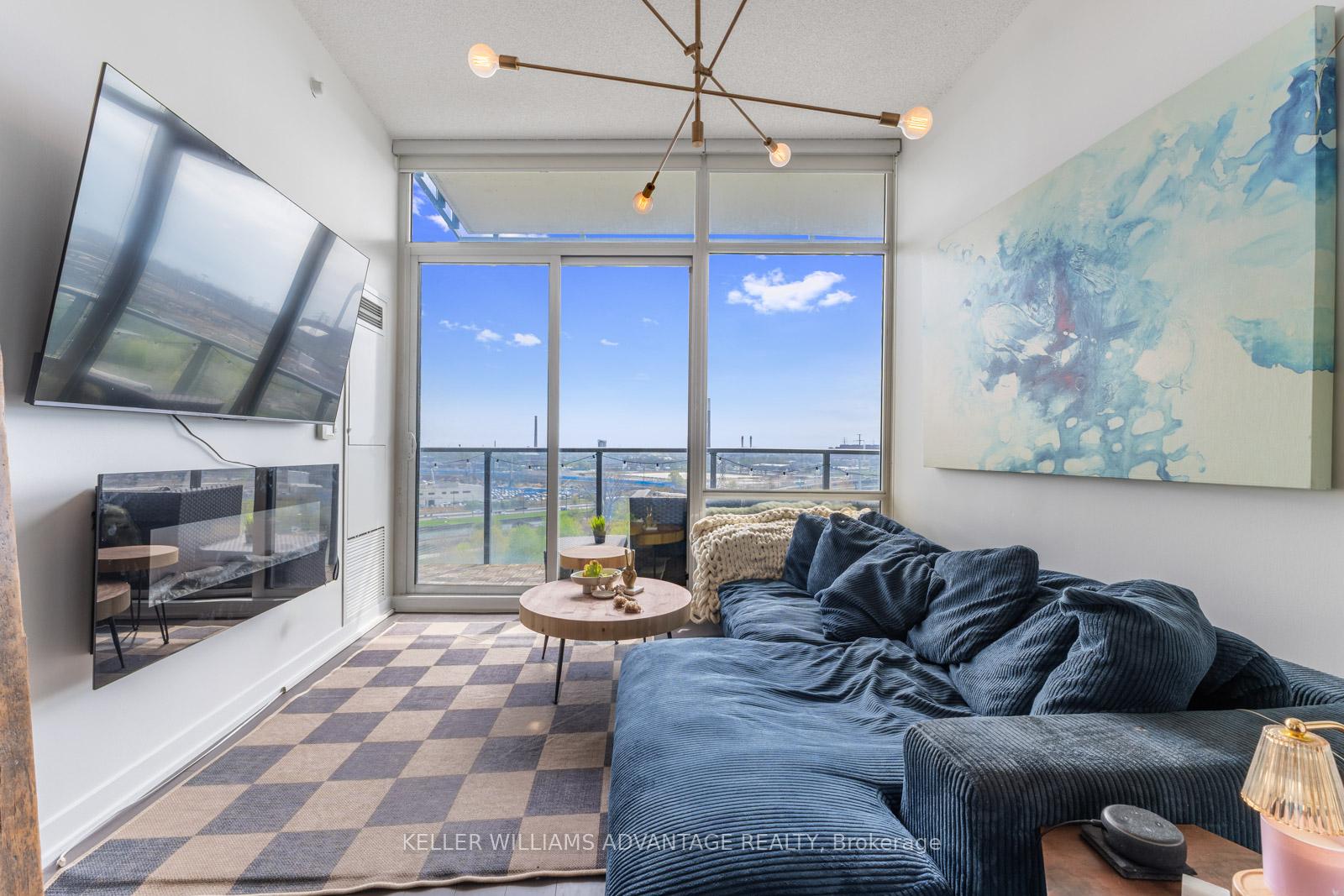 2 Bedrooms Condo at 120 Bayview, Toronto For sale