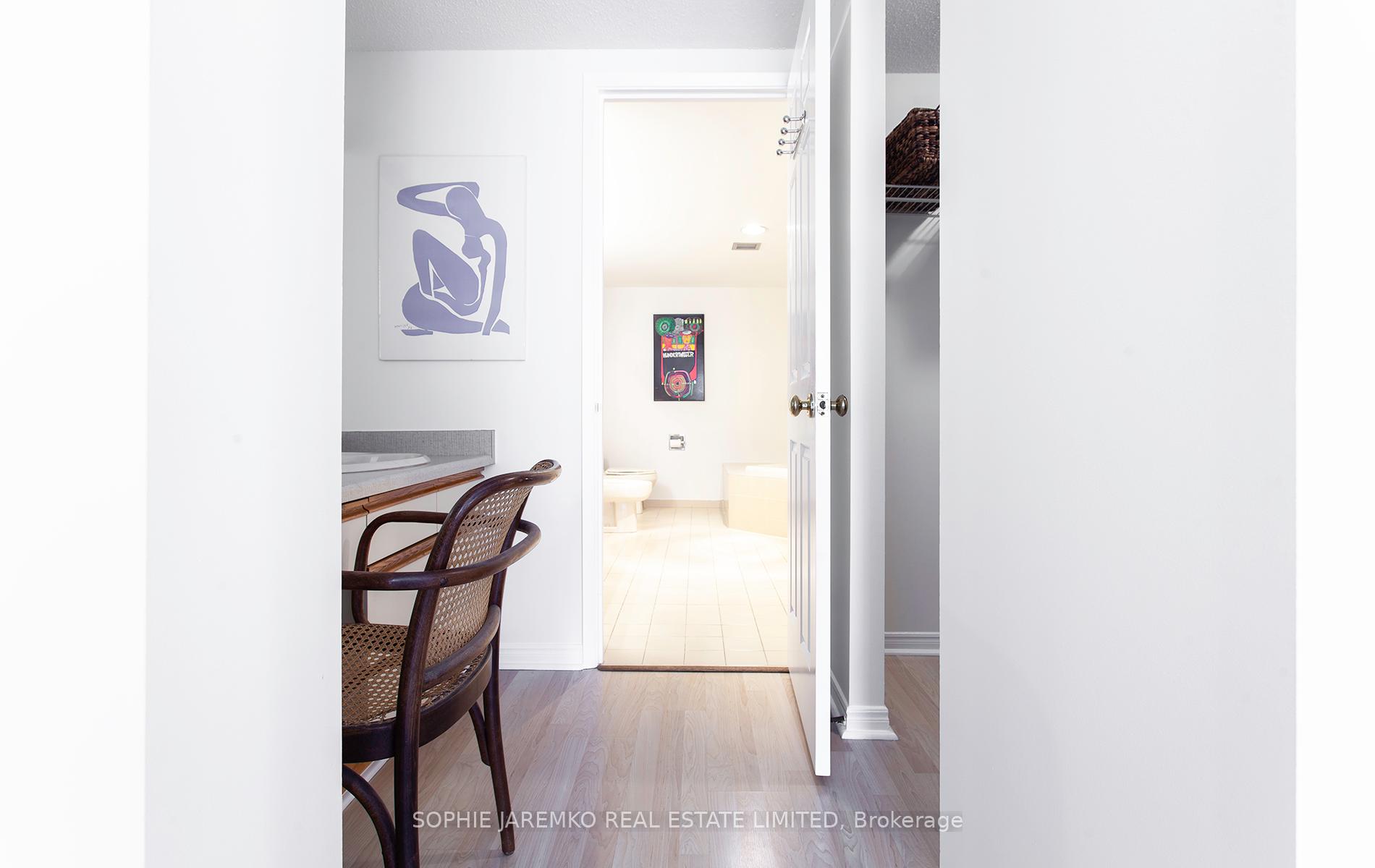 3 Bedrooms Condo at 160 Frederick,  Toronto For sale