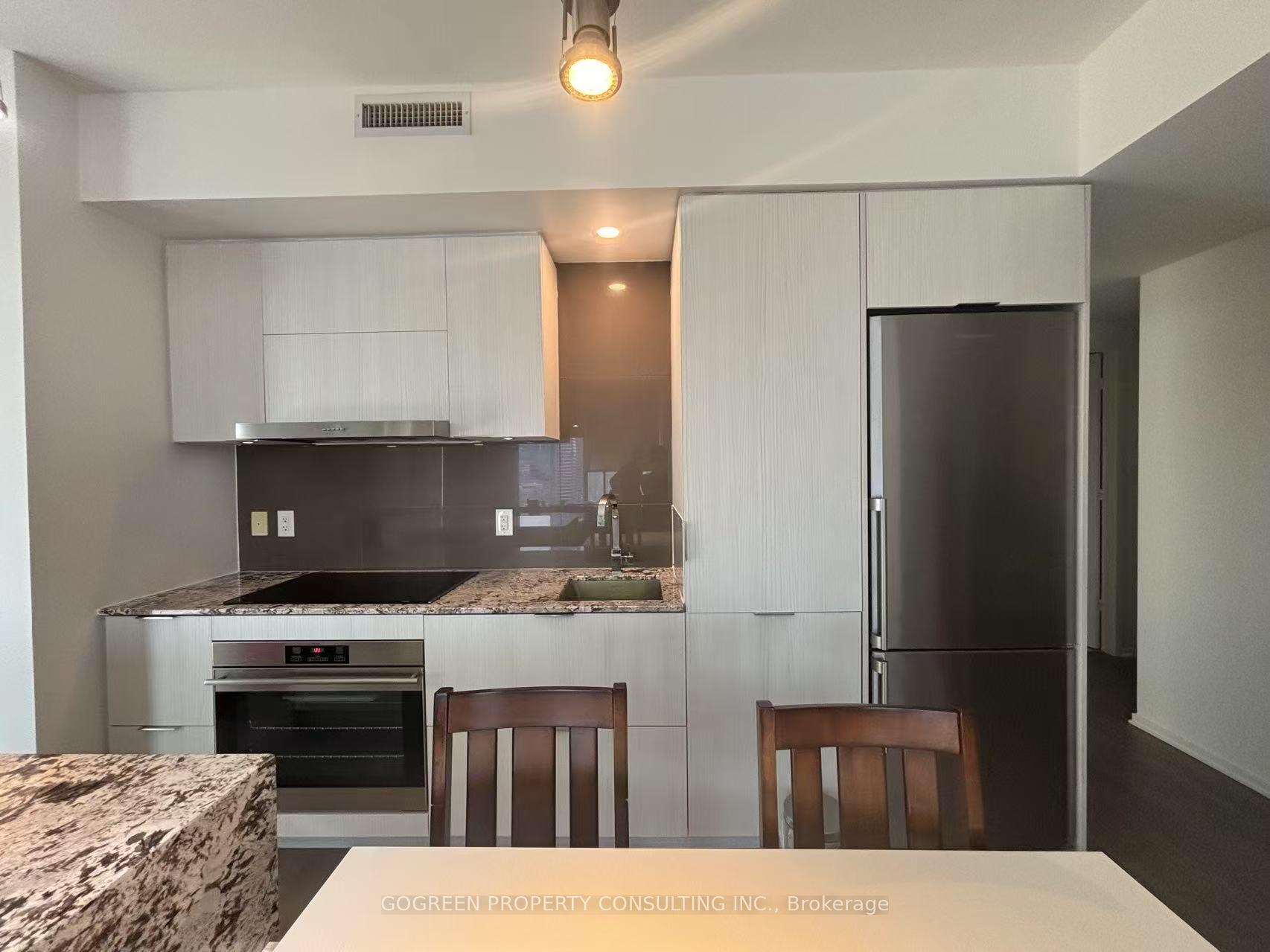 2 Bedrooms Condo at 1 Bloor,  Toronto For sale