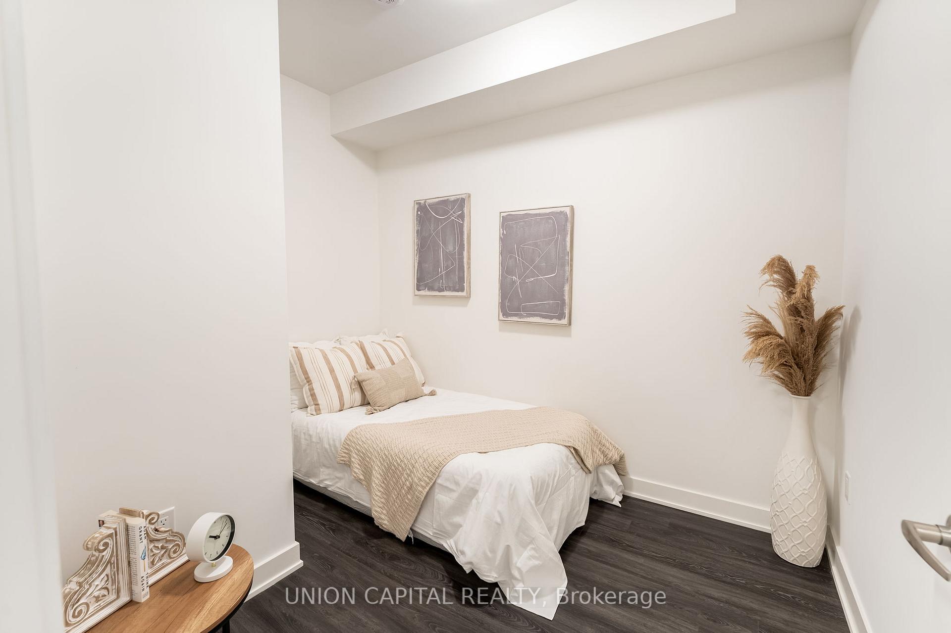 2 Bedrooms Condo at 70 Princess, Toronto For sale