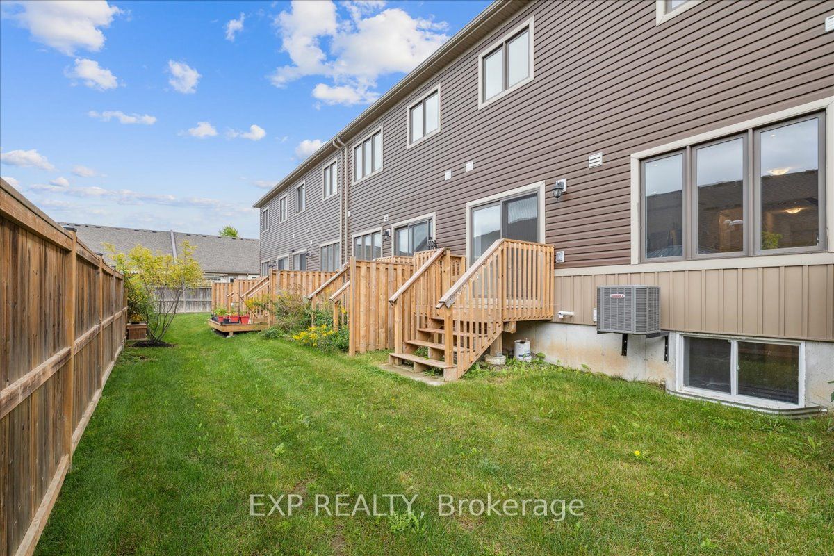 64 Cosmopolitan Common, St. Catharines, ON L2M 0B8