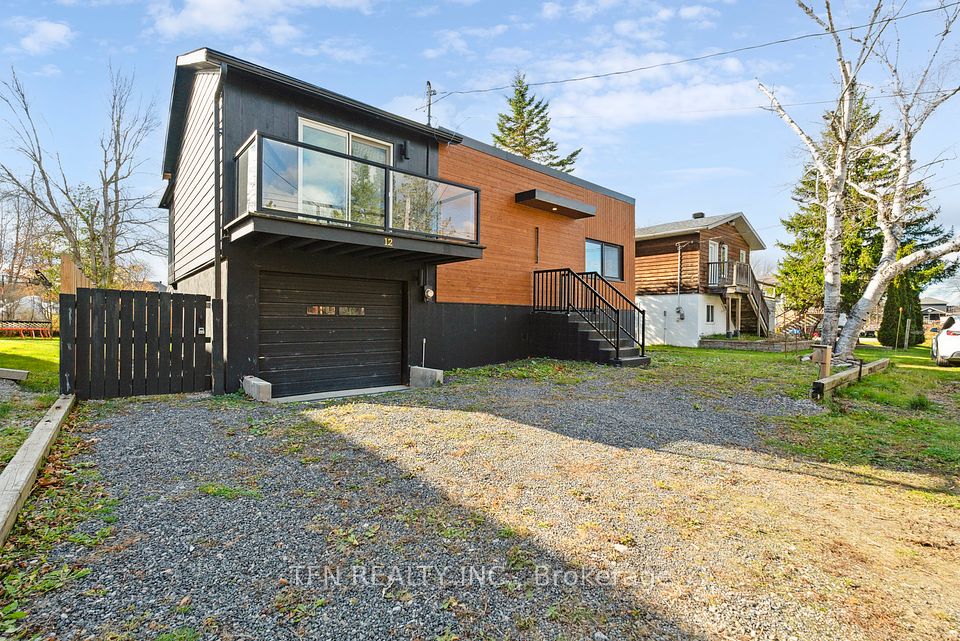 12 Schooner Lane, Tay, ON L0K 2C0