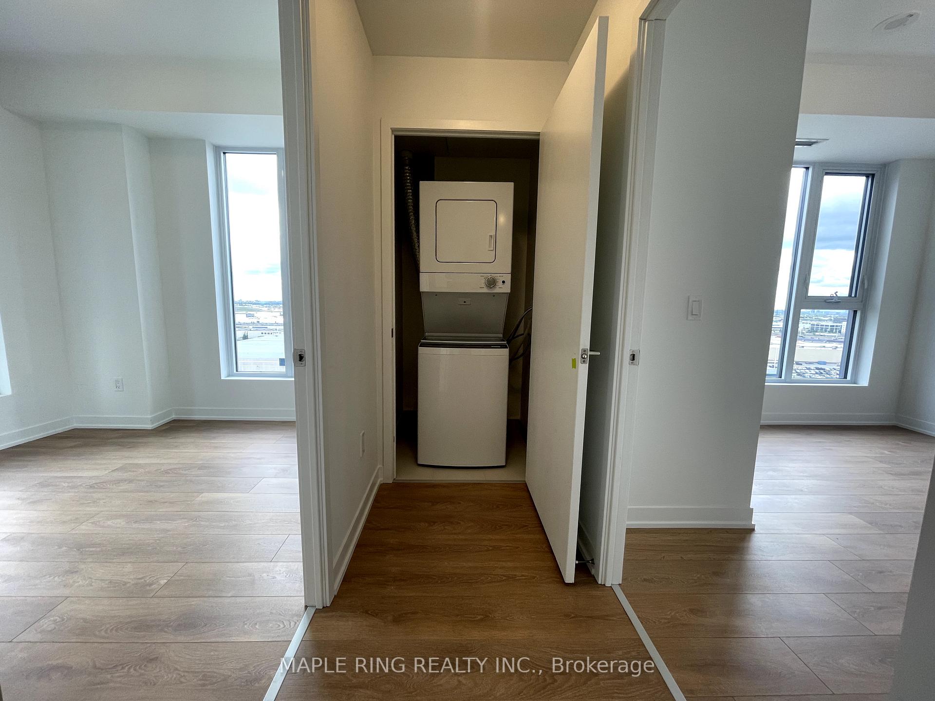 2 Bedrooms Condo at 10 Abeja, Vaughan For sale