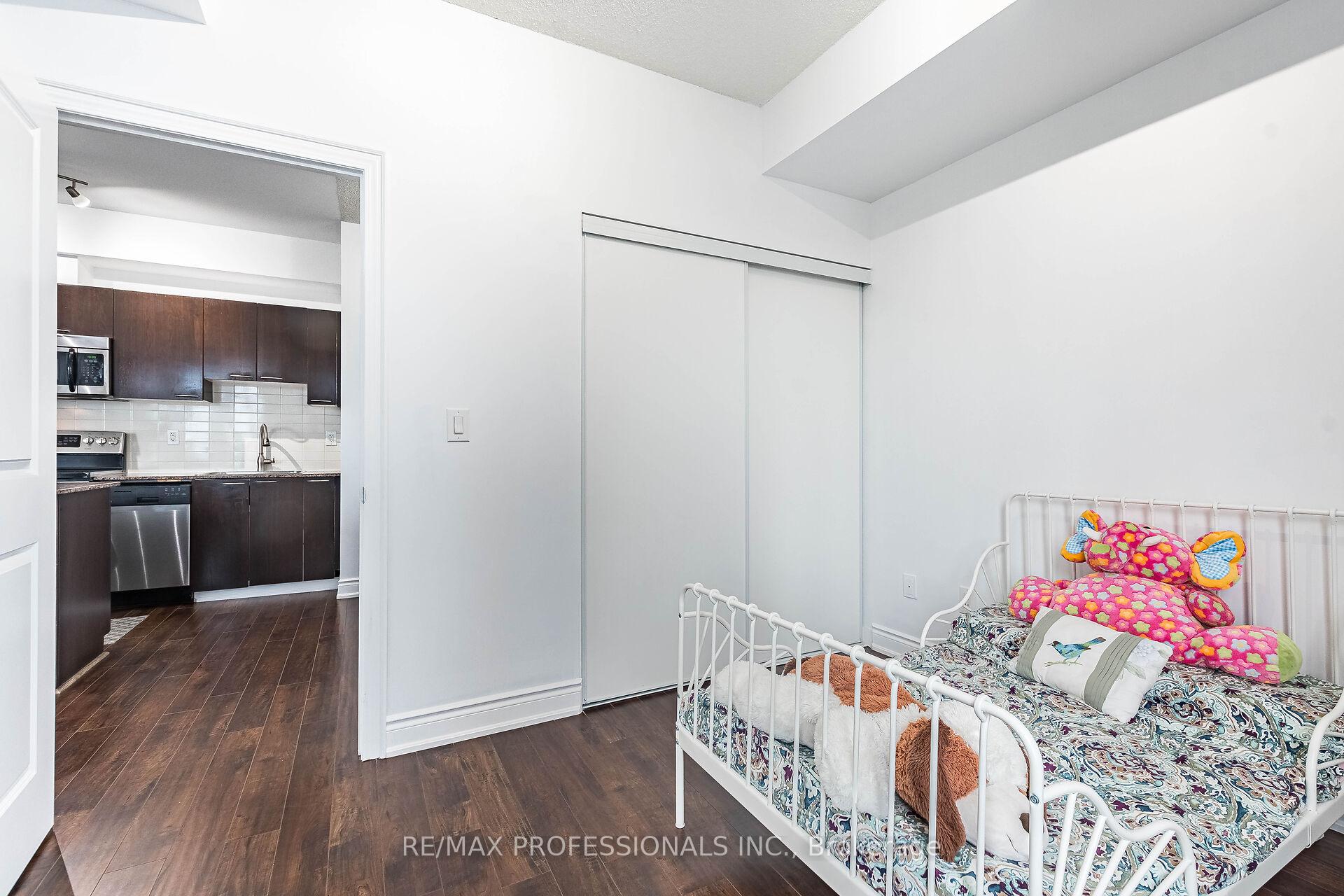 #2302 – 385 Prince Of Wales Drive, Mississauga, ON L5B 0C6