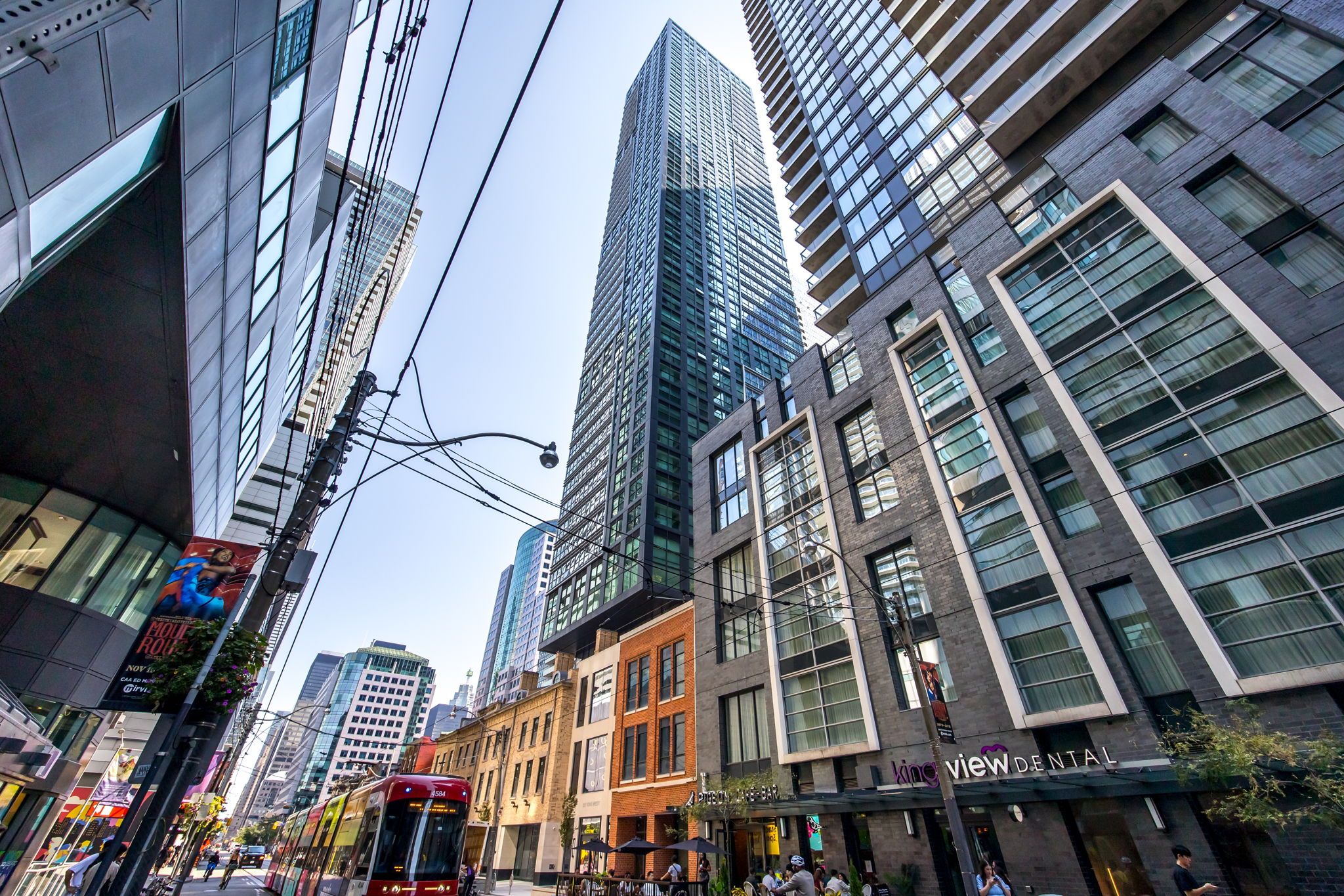 327 King Street W 3605